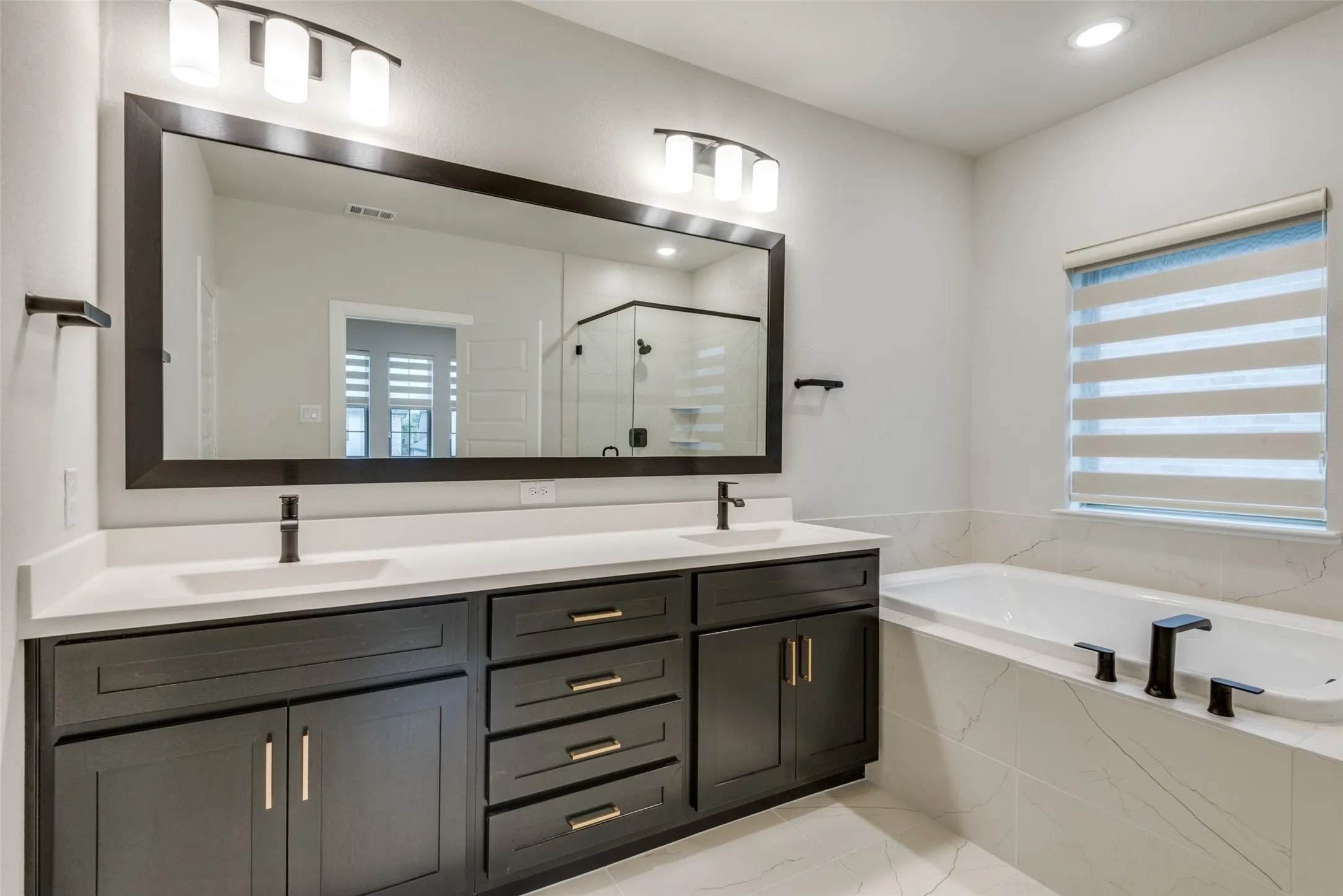 Single Family Residence For Sale in Denton County , 1469 Four Corner Lane, Little Elm, Texas 75036, 4 Bedroom, 3 Bathroom, 2 Garage spaces, 3,108 Sqft, built in 2022, mls#21403113, Real Estate Agent in Little Elm, Homes For Sale in Denton county, Homes For Sale in Little Elm, Realtor in Little Elm Texas, Real Estate Brokerage Independent Realty Texas, Luminita Cordes Realtor