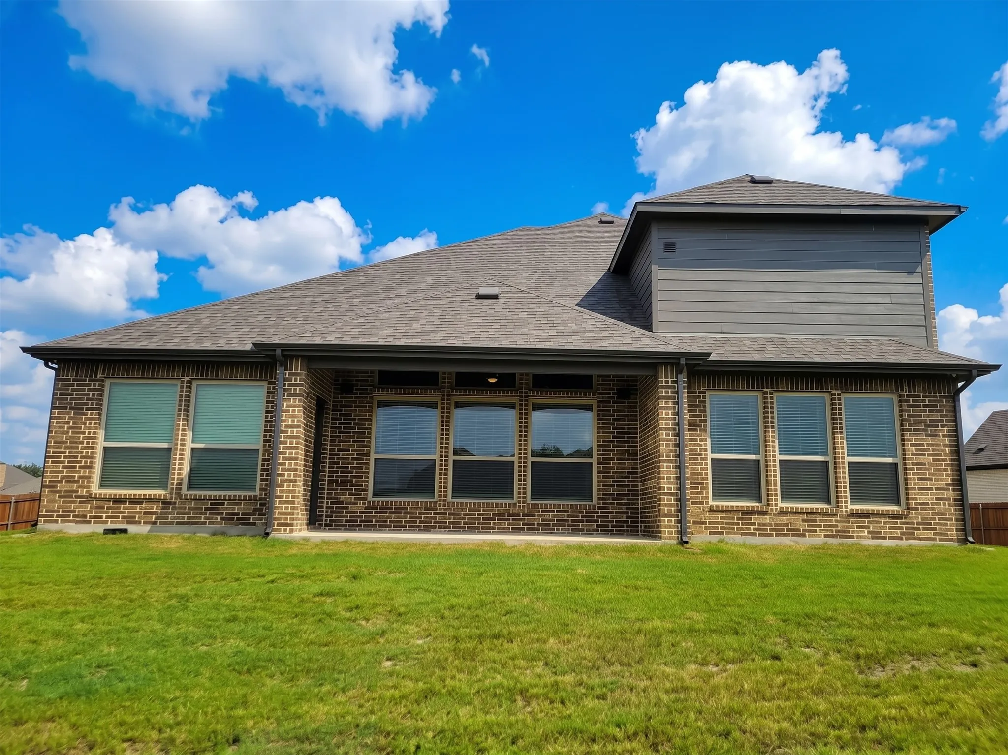 Single Family Residence For Sale in Ellis County , 1801 Hidden Creek Drive, Midlothian, Texas 76065, 4 Bedroom, 4 Bathroom, 3 Garage spaces, 3,281 Sqft, built in 2025, mls#21403109, Real Estate Agent in Midlothian, Homes For Sale in Ellis county, Homes For Sale in Midlothian, Realtor in Midlothian Texas, Real Estate Brokerage Independent Realty Texas, Luminita Cordes Realtor