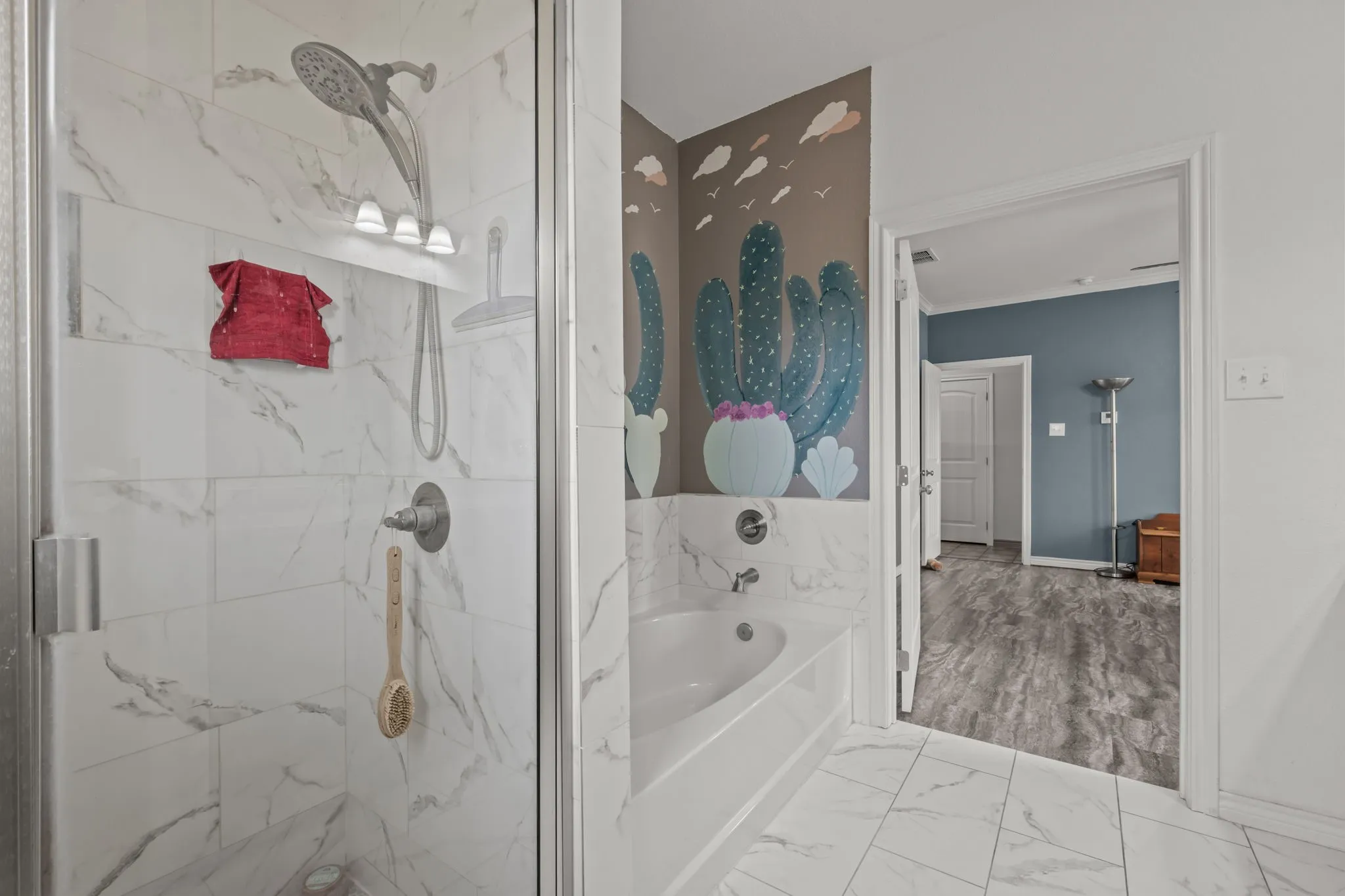 Primary bath with walk-in shower and tub