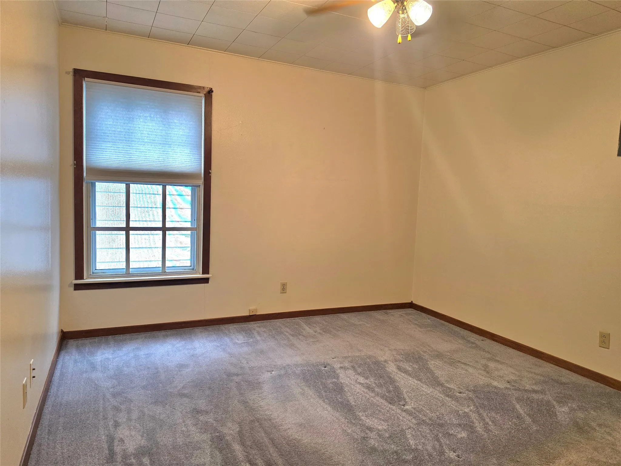 Single Family Residence For Sale in Tarrant County , 3750 Honeysuckle Avenue, Fort Worth, Texas 76111, 3 Bedroom, 2 Bathroom, 1 Garage spaces, 2,200 Sqft, built in 1947, mls#21401910, Real Estate Agent in Fort Worth, Homes For Sale in Tarrant county, Homes For Sale in Fort Worth, Realtor in Fort Worth Texas, Real Estate Brokerage Independent Realty Texas, Luminita Cordes Realtor
