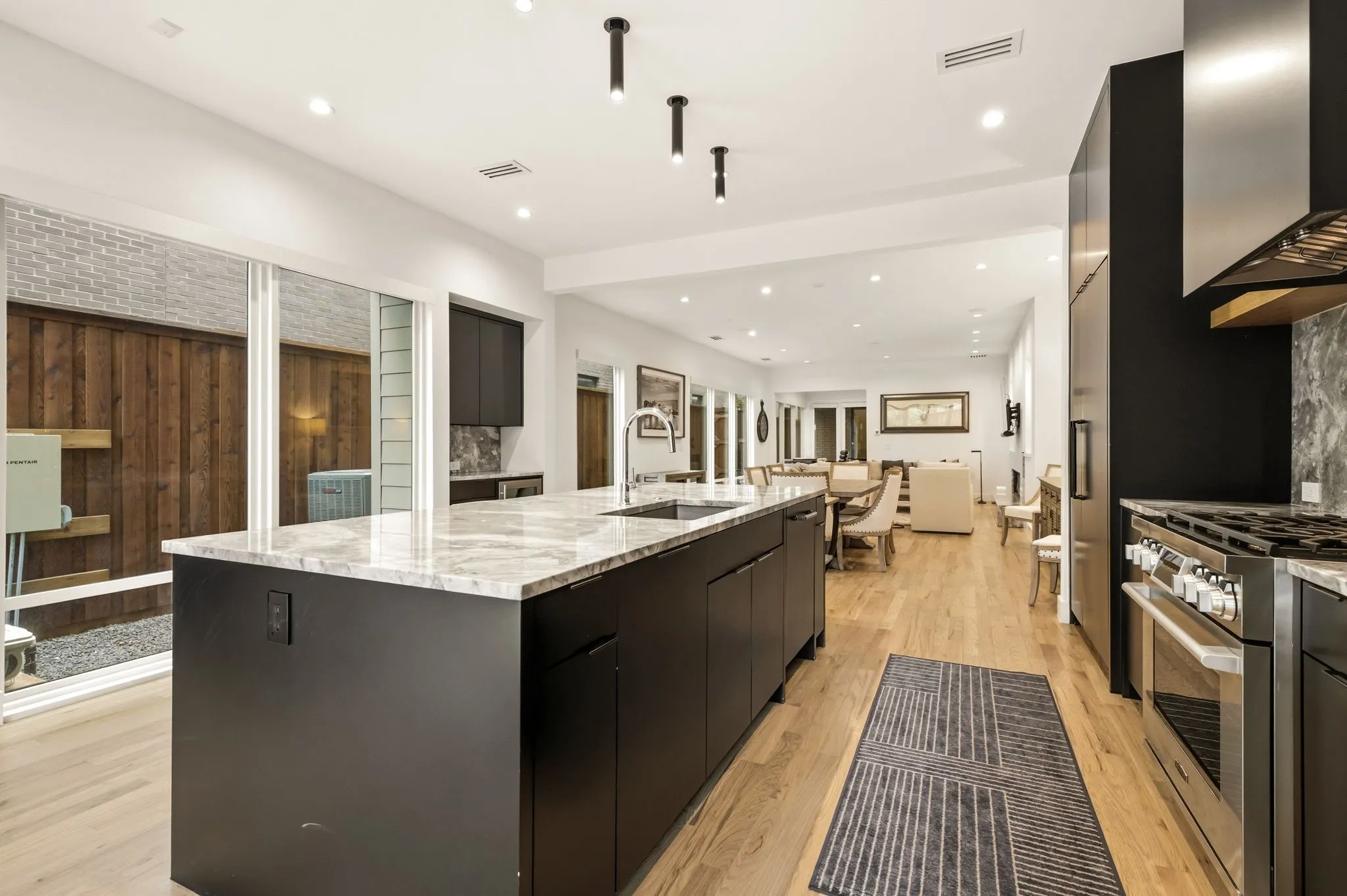 Single Family Residence For Rent in Dallas County , 5133 Vickery Boulevard, Dallas, Texas 75206, 3 Bedroom, 5 Bathroom, 2 Garage spaces, 4,001 Sqft, built in 2023, mls#21403128, Real Estate Agent in Dallas, Homes For Rent in Dallas county, Homes For Rent in Dallas, Realtor in Dallas Texas, Real Estate Brokerage Independent Realty Texas, Luminita Cordes Realtor