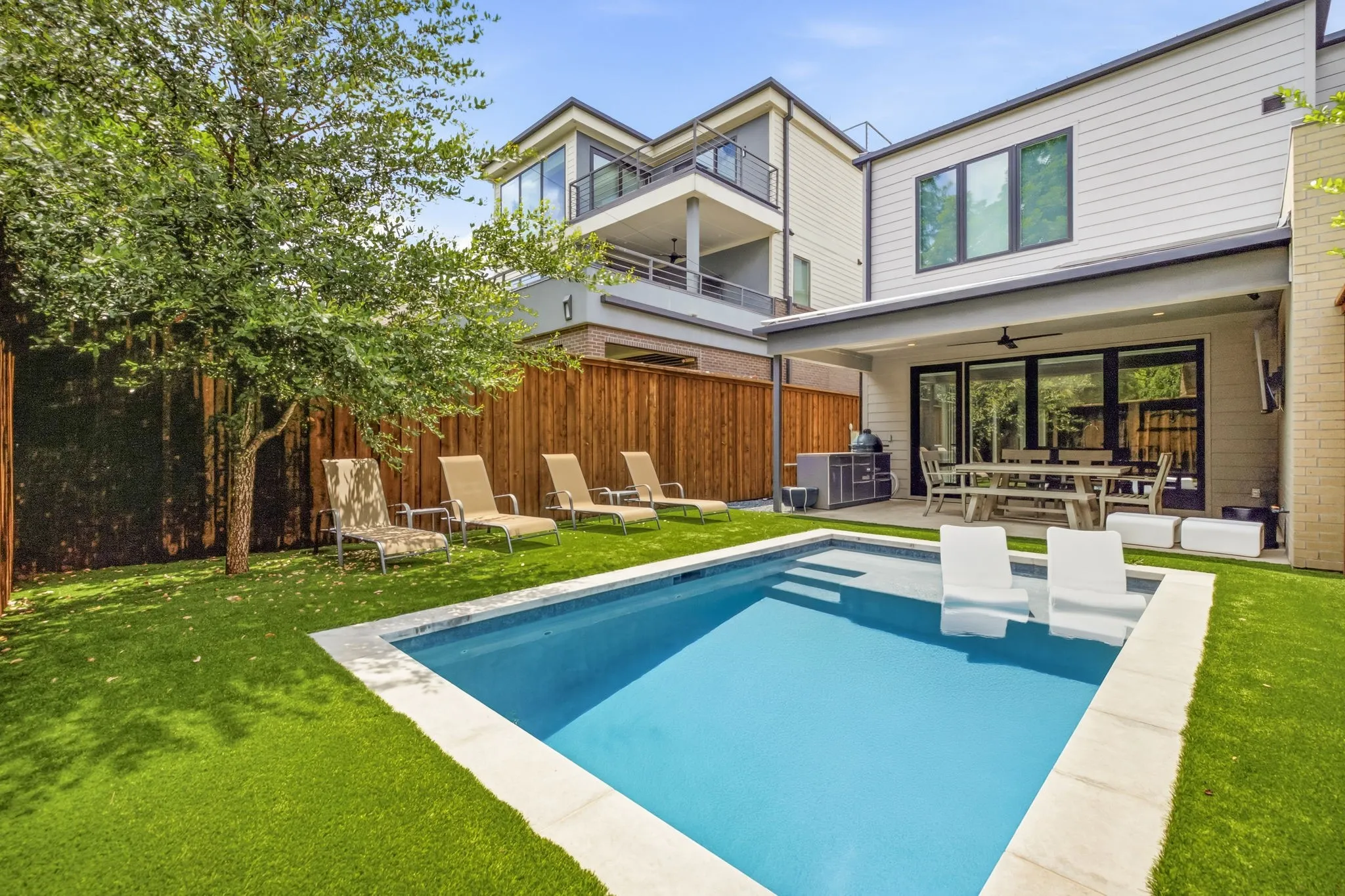 Single Family Residence For Rent in Dallas County , 5133 Vickery Boulevard, Dallas, Texas 75206, 3 Bedroom, 5 Bathroom, 2 Garage spaces, 4,001 Sqft, built in 2023, mls#21403128, Real Estate Agent in Dallas, Homes For Rent in Dallas county, Homes For Rent in Dallas, Realtor in Dallas Texas, Real Estate Brokerage Independent Realty Texas, Luminita Cordes Realtor