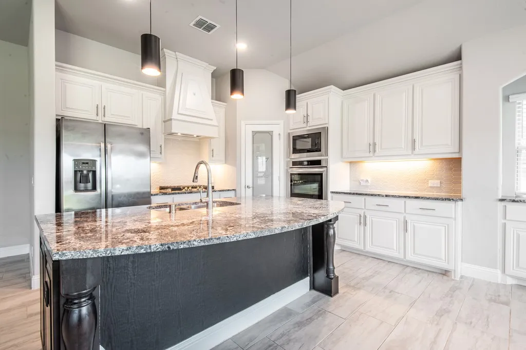 Single Family Residence For Rent in Johnson County , 505 Livia Street, Burleson, Texas 76028, 5 Bedroom, 3 Bathroom, 2 Garage spaces, 3,245 Sqft, built in 2022, mls#21399653, Real Estate Agent in Burleson, Homes For Rent in Johnson county, Homes For Rent in Burleson, Realtor in Burleson Texas, Real Estate Brokerage Independent Realty Texas, Luminita Cordes Realtor