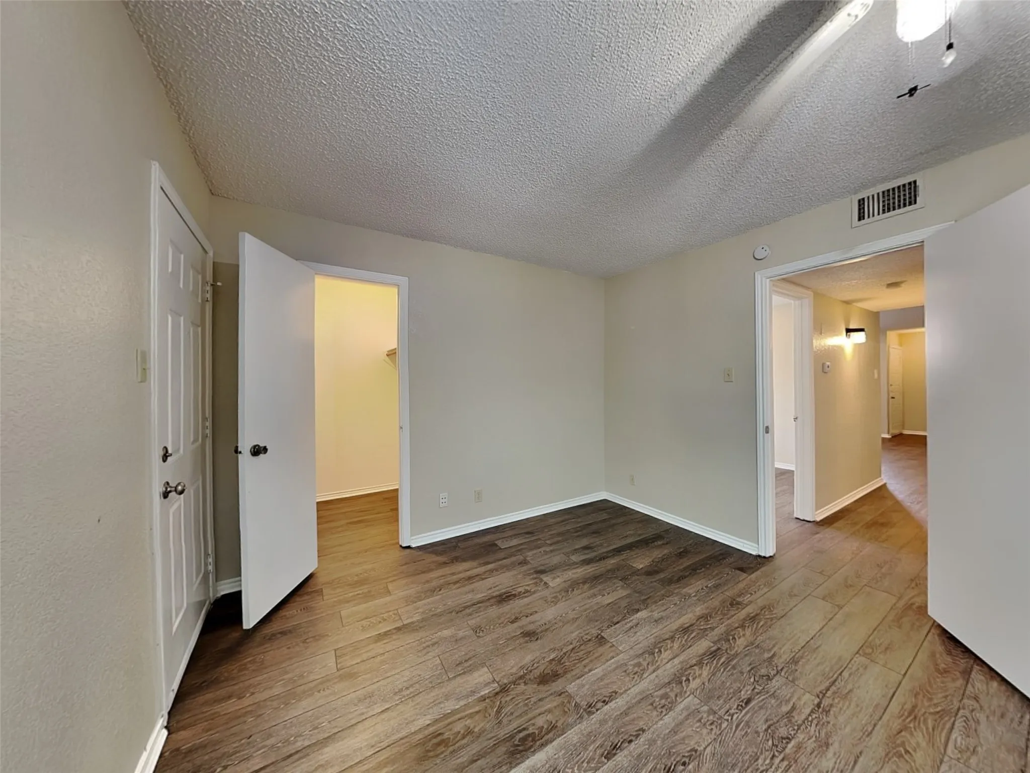 Single Family Residence For Rent in Tarrant County , 836 White Rock Street, Saginaw, Texas 76179, 2 Bedroom, 2 Bathroom, 1 Garage spaces, 2,024 Sqft, built in 1984, mls#21403105, Real Estate Agent in Saginaw, Homes For Rent in Tarrant county, Homes For Rent in Saginaw, Realtor in Saginaw Texas, Real Estate Brokerage Independent Realty Texas, Luminita Cordes Realtor