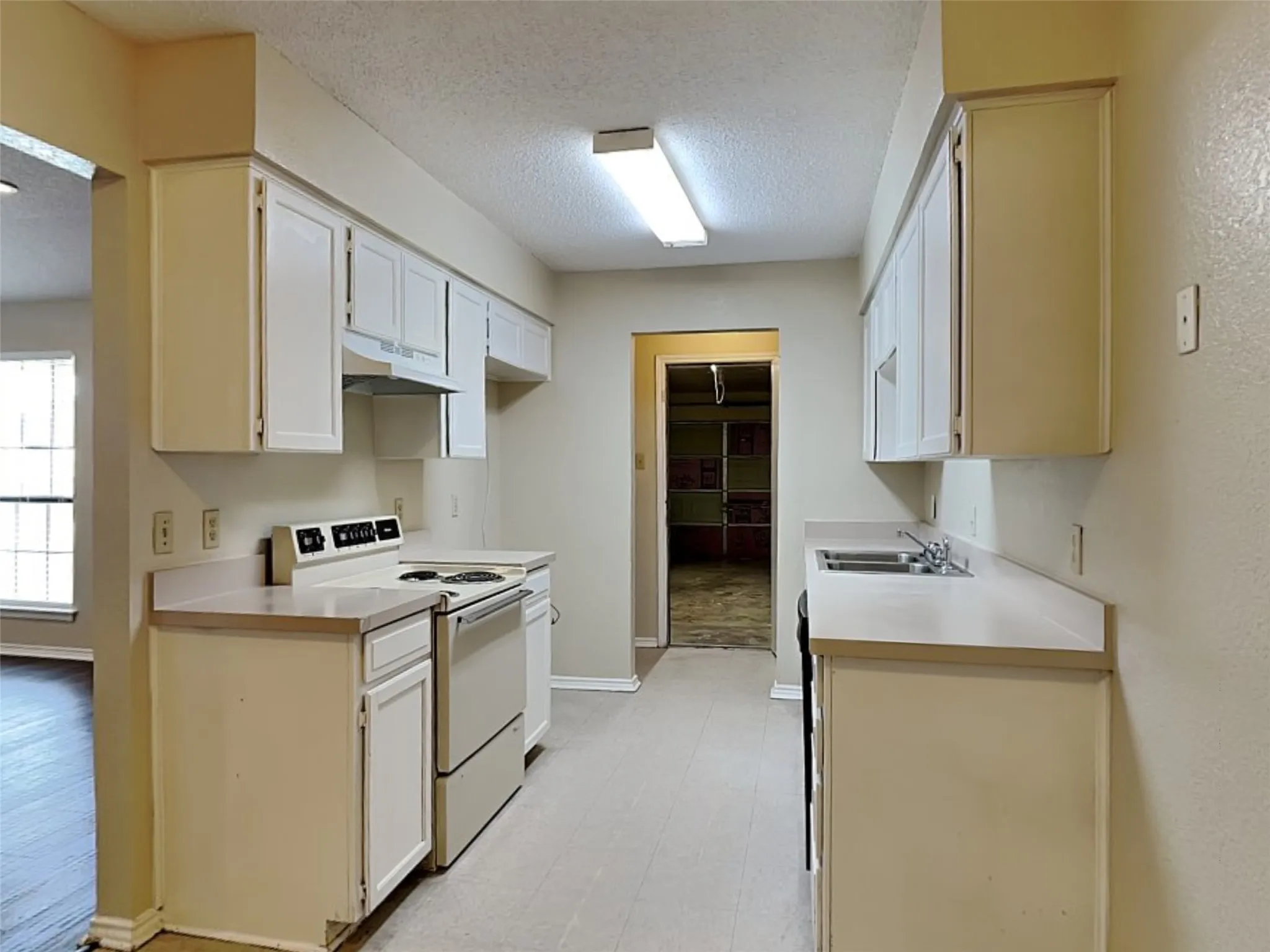Single Family Residence For Rent in Tarrant County , 836 White Rock Street, Saginaw, Texas 76179, 2 Bedroom, 2 Bathroom, 1 Garage spaces, 2,024 Sqft, built in 1984, mls#21403105, Real Estate Agent in Saginaw, Homes For Rent in Tarrant county, Homes For Rent in Saginaw, Realtor in Saginaw Texas, Real Estate Brokerage Independent Realty Texas, Luminita Cordes Realtor