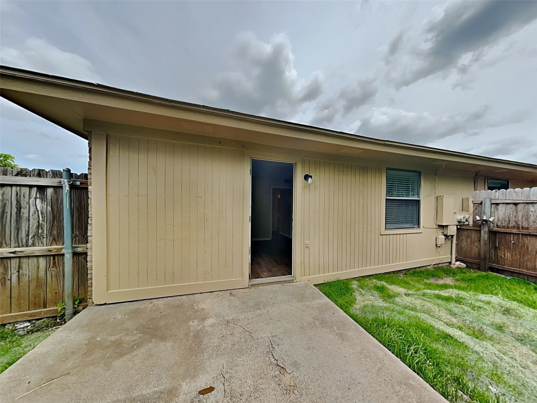 Single Family Residence For Rent in Tarrant County , 836 White Rock Street, Saginaw, Texas 76179, 2 Bedroom, 2 Bathroom, 1 Garage spaces, 2,024 Sqft, built in 1984, mls#21403105, Real Estate Agent in Saginaw, Homes For Rent in Tarrant county, Homes For Rent in Saginaw, Realtor in Saginaw Texas, Real Estate Brokerage Independent Realty Texas, Luminita Cordes Realtor
