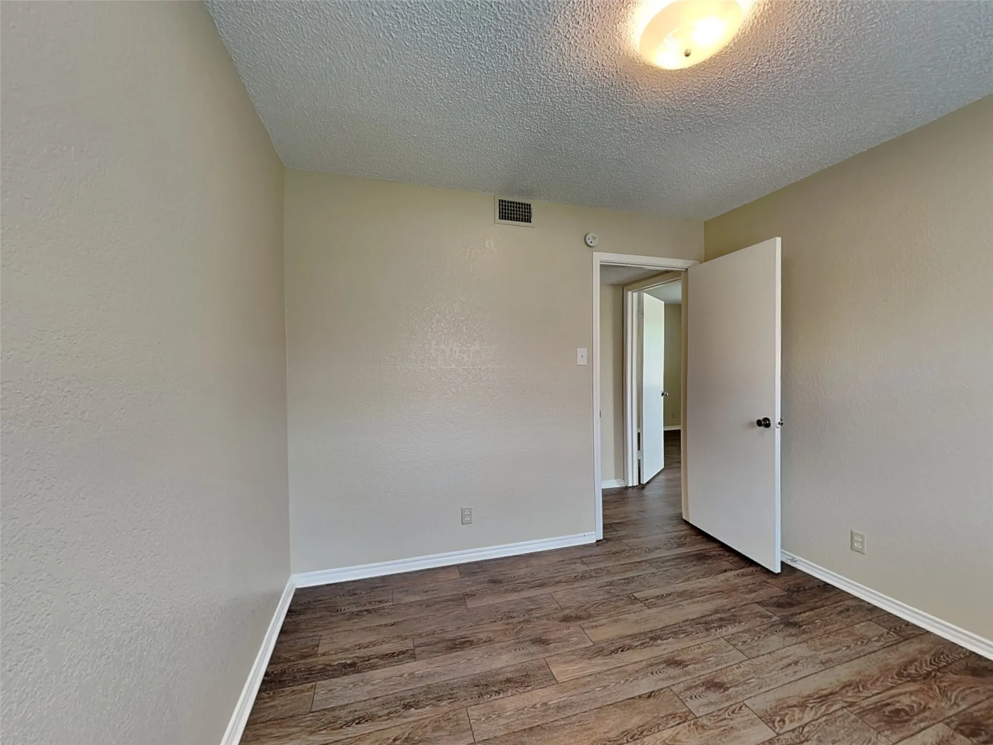 Single Family Residence For Rent in Tarrant County , 836 White Rock Street, Saginaw, Texas 76179, 2 Bedroom, 2 Bathroom, 1 Garage spaces, 2,024 Sqft, built in 1984, mls#21403105, Real Estate Agent in Saginaw, Homes For Rent in Tarrant county, Homes For Rent in Saginaw, Realtor in Saginaw Texas, Real Estate Brokerage Independent Realty Texas, Luminita Cordes Realtor