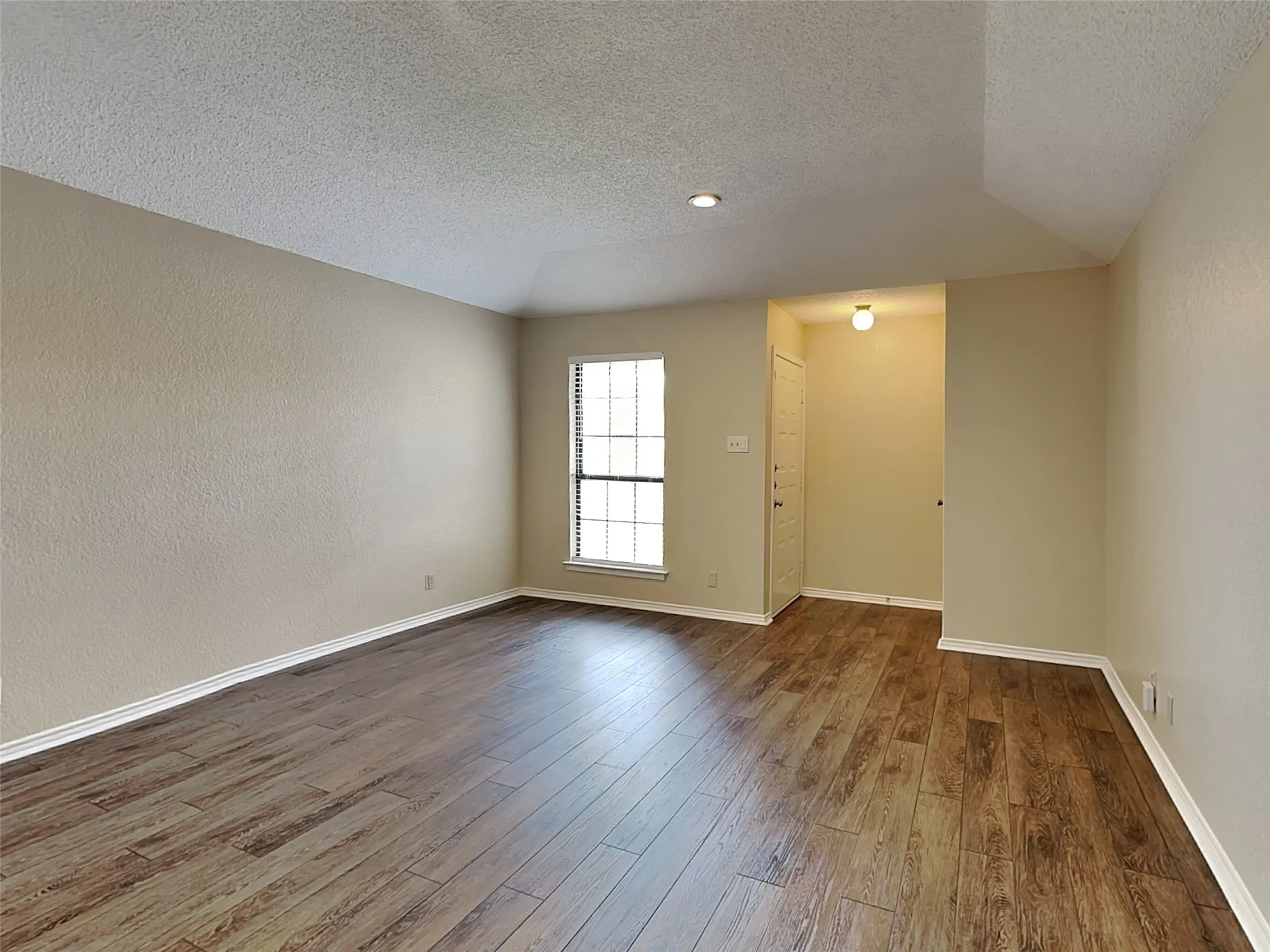 Single Family Residence For Rent in Tarrant County , 836 White Rock Street, Saginaw, Texas 76179, 2 Bedroom, 2 Bathroom, 1 Garage spaces, 2,024 Sqft, built in 1984, mls#21403105, Real Estate Agent in Saginaw, Homes For Rent in Tarrant county, Homes For Rent in Saginaw, Realtor in Saginaw Texas, Real Estate Brokerage Independent Realty Texas, Luminita Cordes Realtor