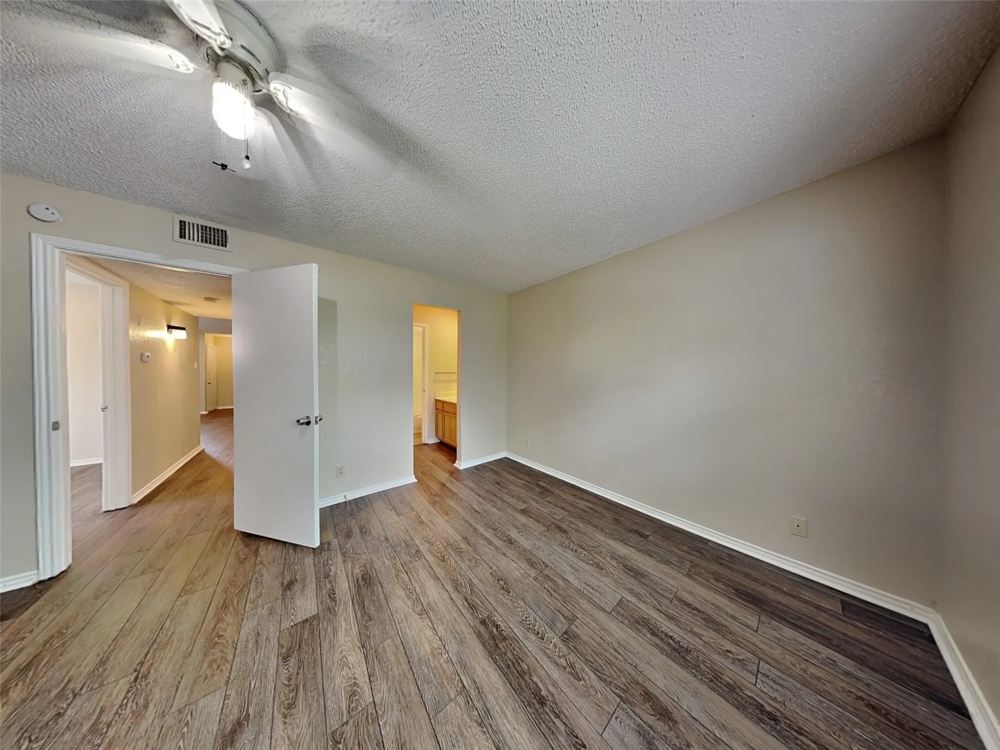 Single Family Residence For Rent in Tarrant County , 836 White Rock Street, Saginaw, Texas 76179, 2 Bedroom, 2 Bathroom, 1 Garage spaces, 2,024 Sqft, built in 1984, mls#21403105, Real Estate Agent in Saginaw, Homes For Rent in Tarrant county, Homes For Rent in Saginaw, Realtor in Saginaw Texas, Real Estate Brokerage Independent Realty Texas, Luminita Cordes Realtor