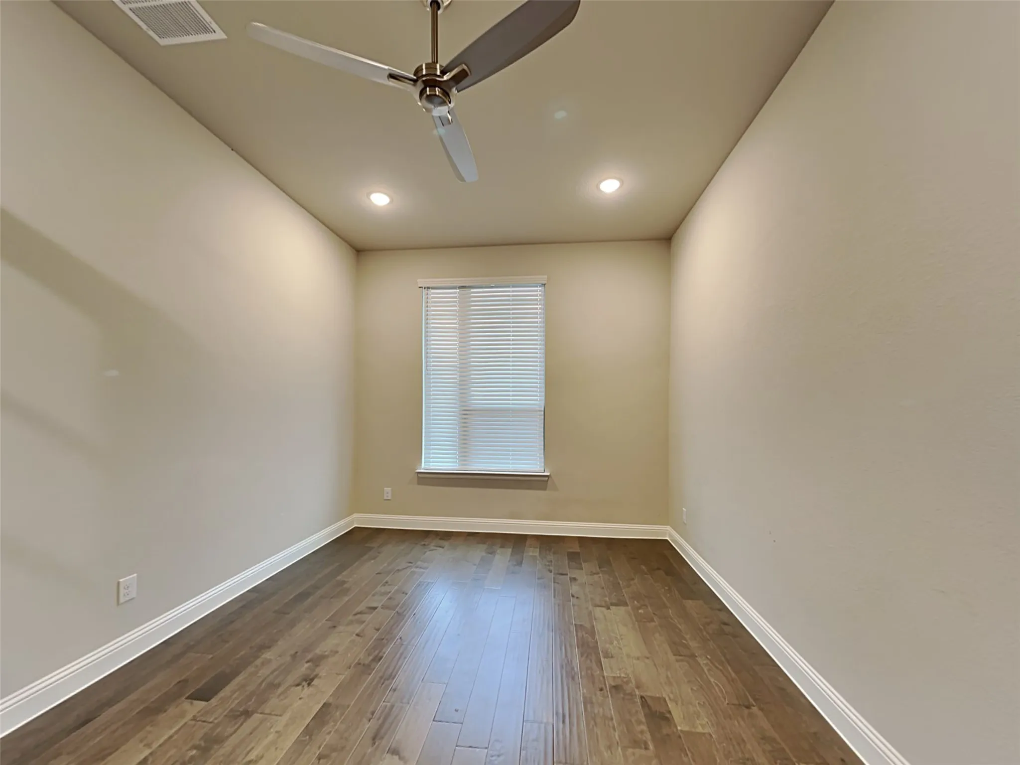 Single Family Residence For Rent in Denton County , 8262 Ottowa Ridge, Frisco, Texas 75034, 4 Bedroom, 4 Bathroom, 2 Garage spaces, 3,517 Sqft, built in 2019, mls#21403102, Real Estate Agent in Frisco, Homes For Rent in Denton county, Homes For Rent in Frisco, Realtor in Frisco Texas, Real Estate Brokerage Independent Realty Texas, Luminita Cordes Realtor
