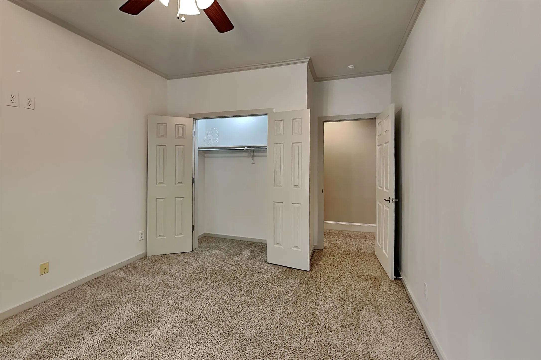 Single Family Residence For Rent in Dallas County , 3420 Binkley Avenue, University Park, Texas 75205, 3 Bedroom, 5 Bathroom, 2 Garage spaces, 2,592 Sqft, built in 1985, mls#21403099, Real Estate Agent in University Park, Homes For Rent in Dallas county, Homes For Rent in University Park, Realtor in University Park Texas, Real Estate Brokerage Independent Realty Texas, Luminita Cordes Realtor