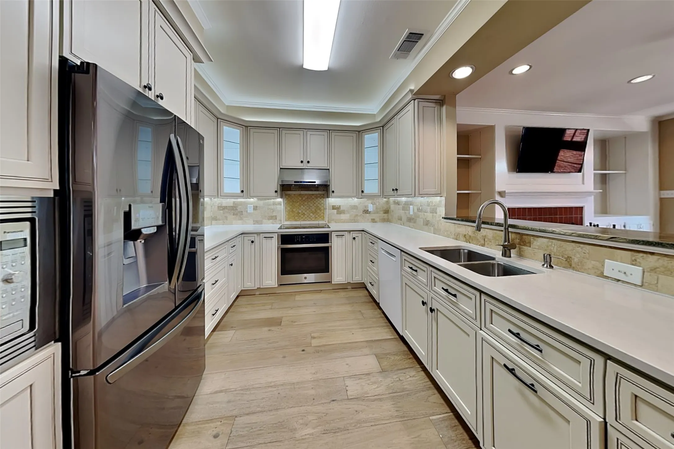 Single Family Residence For Rent in Dallas County , 3420 Binkley Avenue, University Park, Texas 75205, 3 Bedroom, 5 Bathroom, 2 Garage spaces, 2,592 Sqft, built in 1985, mls#21403099, Real Estate Agent in University Park, Homes For Rent in Dallas county, Homes For Rent in University Park, Realtor in University Park Texas, Real Estate Brokerage Independent Realty Texas, Luminita Cordes Realtor