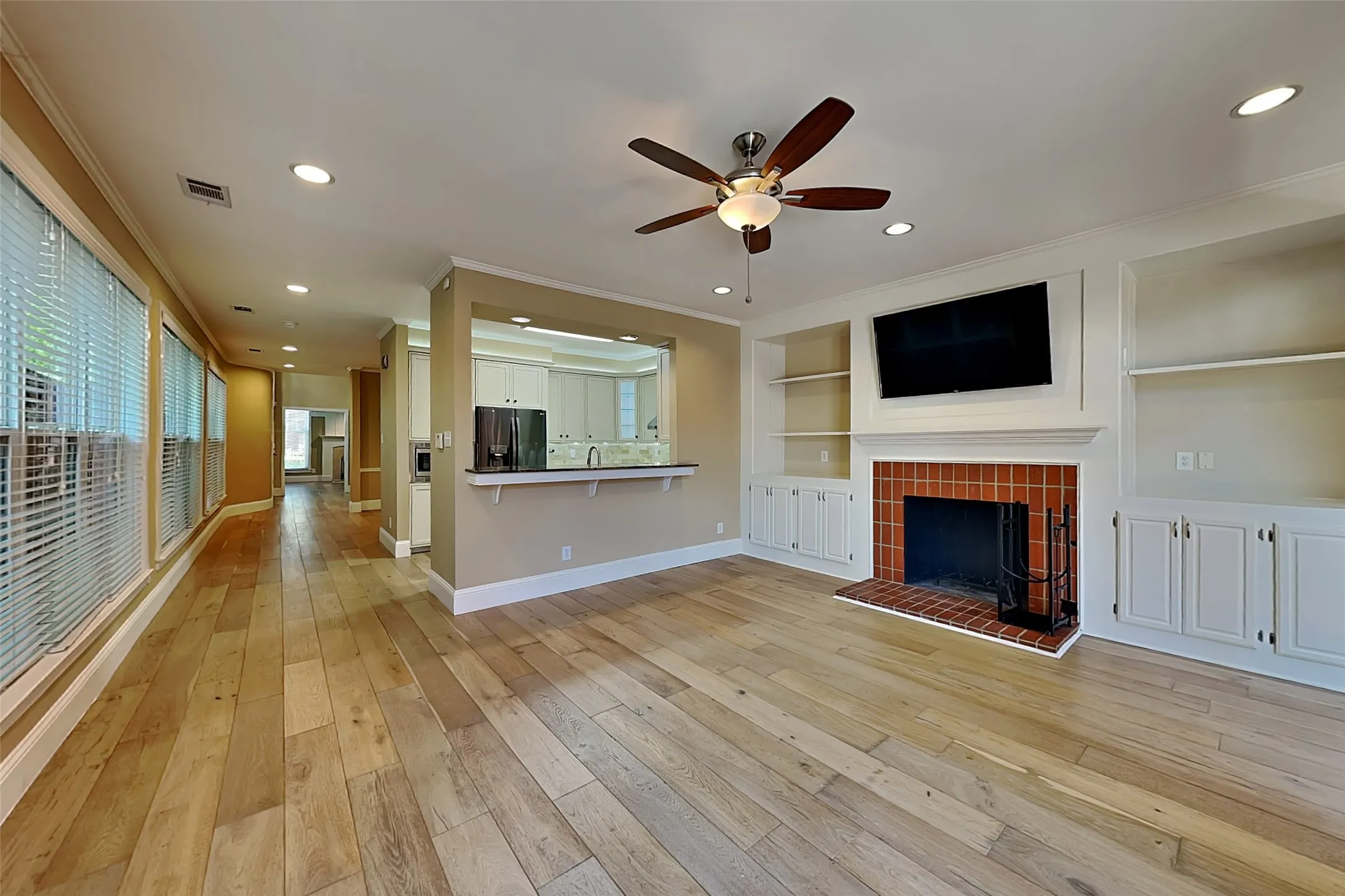 Single Family Residence For Rent in Dallas County , 3420 Binkley Avenue, University Park, Texas 75205, 3 Bedroom, 5 Bathroom, 2 Garage spaces, 2,592 Sqft, built in 1985, mls#21403099, Real Estate Agent in University Park, Homes For Rent in Dallas county, Homes For Rent in University Park, Realtor in University Park Texas, Real Estate Brokerage Independent Realty Texas, Luminita Cordes Realtor