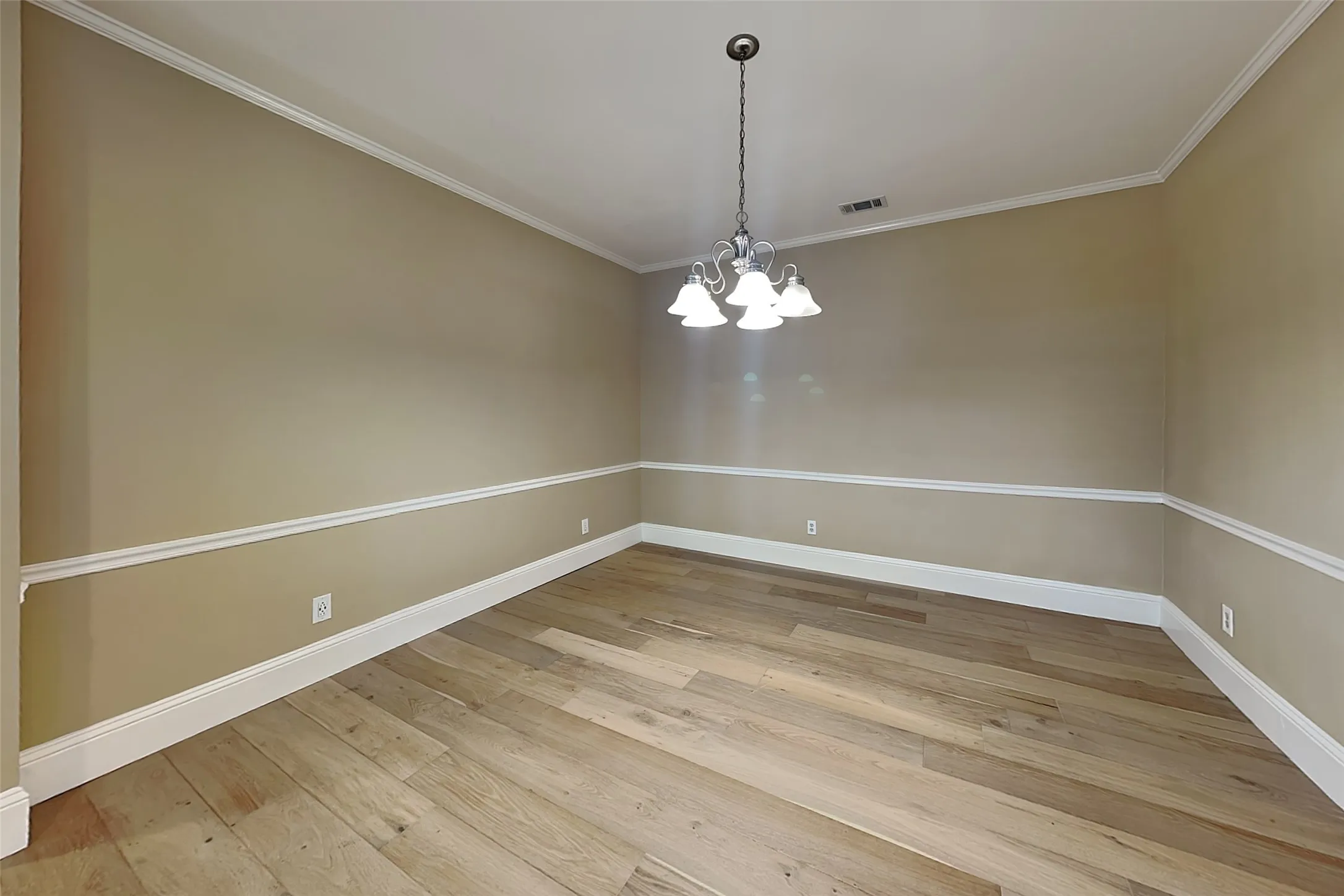 Single Family Residence For Rent in Dallas County , 3420 Binkley Avenue, University Park, Texas 75205, 3 Bedroom, 5 Bathroom, 2 Garage spaces, 2,592 Sqft, built in 1985, mls#21403099, Real Estate Agent in University Park, Homes For Rent in Dallas county, Homes For Rent in University Park, Realtor in University Park Texas, Real Estate Brokerage Independent Realty Texas, Luminita Cordes Realtor