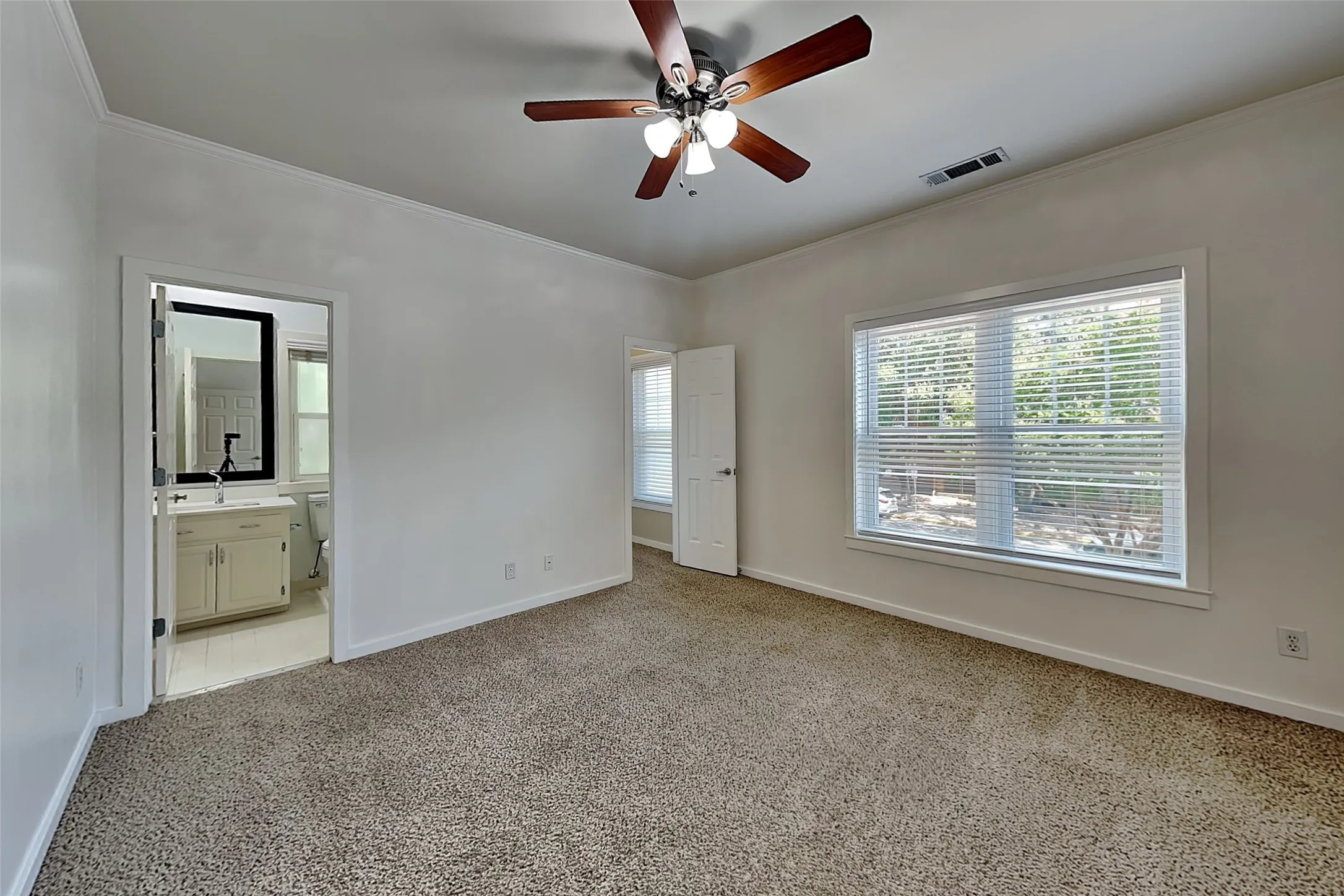 Single Family Residence For Rent in Dallas County , 3420 Binkley Avenue, University Park, Texas 75205, 3 Bedroom, 5 Bathroom, 2 Garage spaces, 2,592 Sqft, built in 1985, mls#21403099, Real Estate Agent in University Park, Homes For Rent in Dallas county, Homes For Rent in University Park, Realtor in University Park Texas, Real Estate Brokerage Independent Realty Texas, Luminita Cordes Realtor