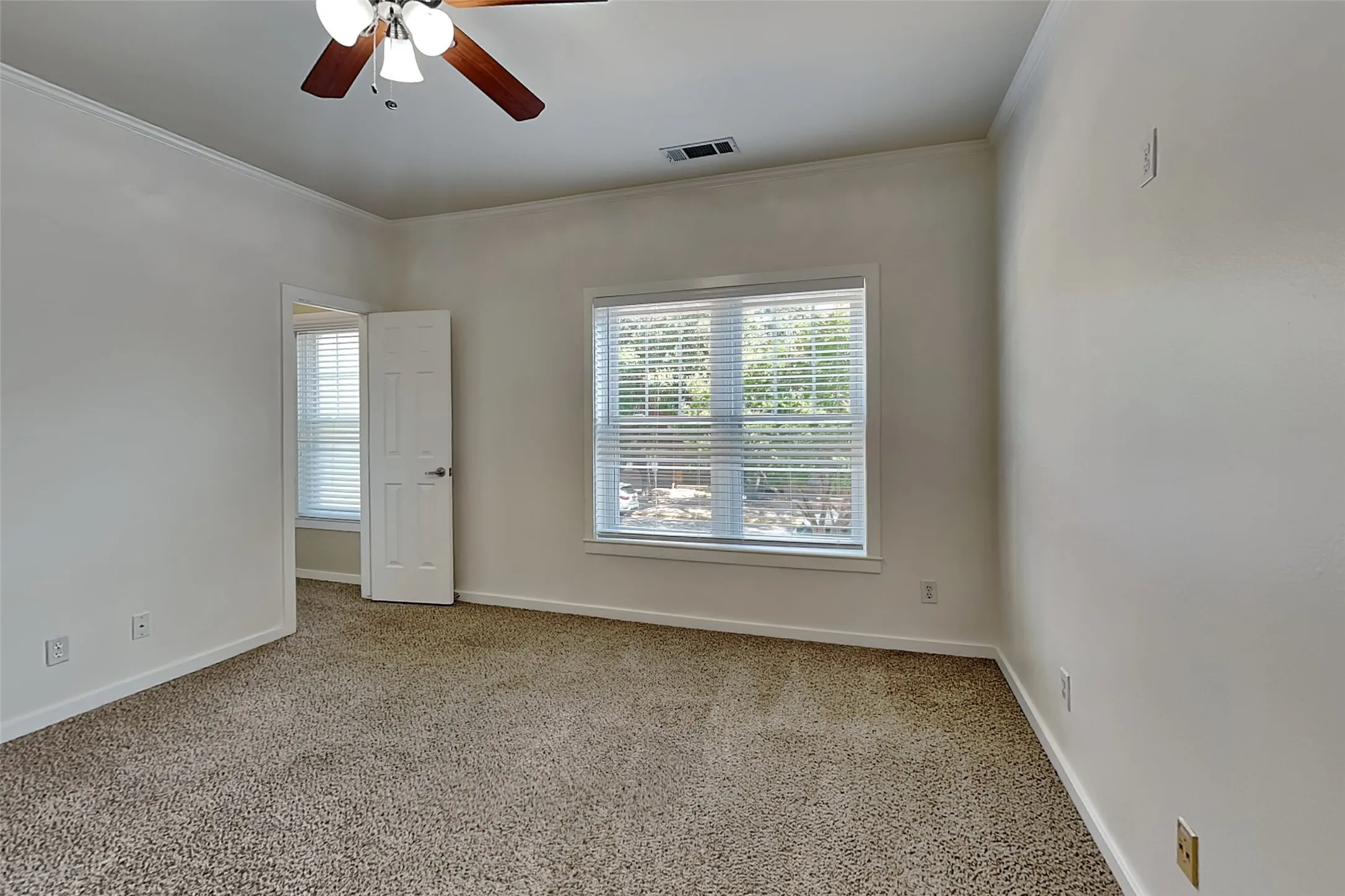 Single Family Residence For Rent in Dallas County , 3420 Binkley Avenue, University Park, Texas 75205, 3 Bedroom, 5 Bathroom, 2 Garage spaces, 2,592 Sqft, built in 1985, mls#21403099, Real Estate Agent in University Park, Homes For Rent in Dallas county, Homes For Rent in University Park, Realtor in University Park Texas, Real Estate Brokerage Independent Realty Texas, Luminita Cordes Realtor