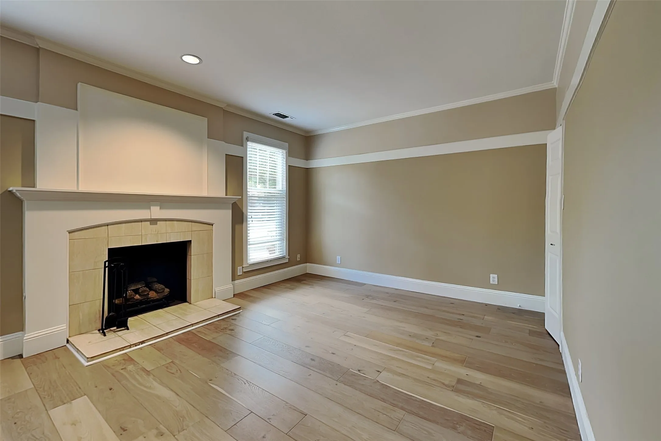 Single Family Residence For Rent in Dallas County , 3420 Binkley Avenue, University Park, Texas 75205, 3 Bedroom, 5 Bathroom, 2 Garage spaces, 2,592 Sqft, built in 1985, mls#21403099, Real Estate Agent in University Park, Homes For Rent in Dallas county, Homes For Rent in University Park, Realtor in University Park Texas, Real Estate Brokerage Independent Realty Texas, Luminita Cordes Realtor