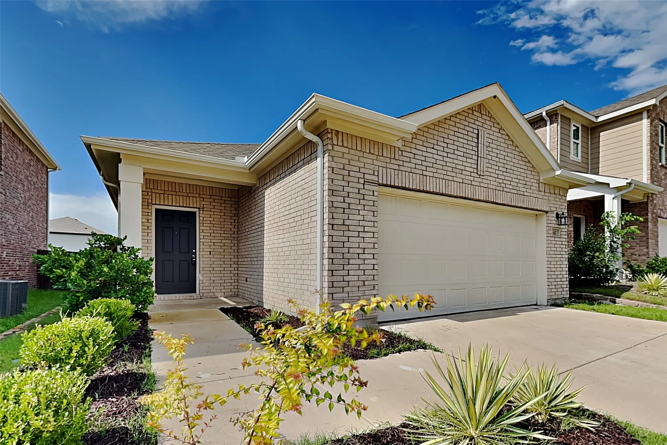 Single Family Residence For Rent in Collin County , 617 Colgate Circle, Princeton, Texas 75407, 3 Bedroom, 2 Bathroom, 2 Garage spaces, 1,464 Sqft, built in 2022, mls#21403097, Real Estate Agent in Princeton, Homes For Rent in Collin county, Homes For Rent in Princeton, Realtor in Princeton Texas, Real Estate Brokerage Independent Realty Texas, Luminita Cordes Realtor
