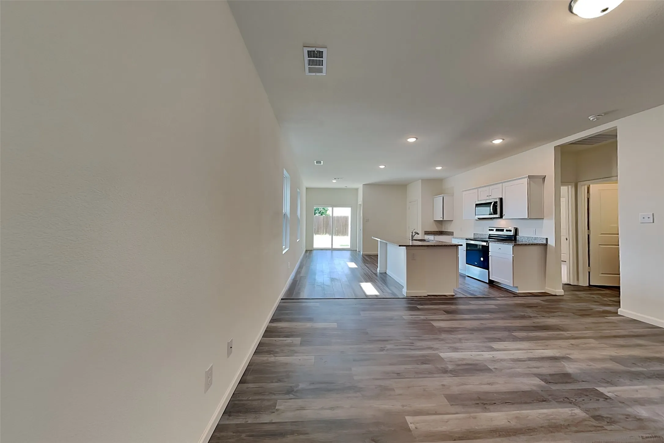 Single Family Residence For Rent in Collin County , 617 Colgate Circle, Princeton, Texas 75407, 3 Bedroom, 2 Bathroom, 2 Garage spaces, 1,464 Sqft, built in 2022, mls#21403097, Real Estate Agent in Princeton, Homes For Rent in Collin county, Homes For Rent in Princeton, Realtor in Princeton Texas, Real Estate Brokerage Independent Realty Texas, Luminita Cordes Realtor