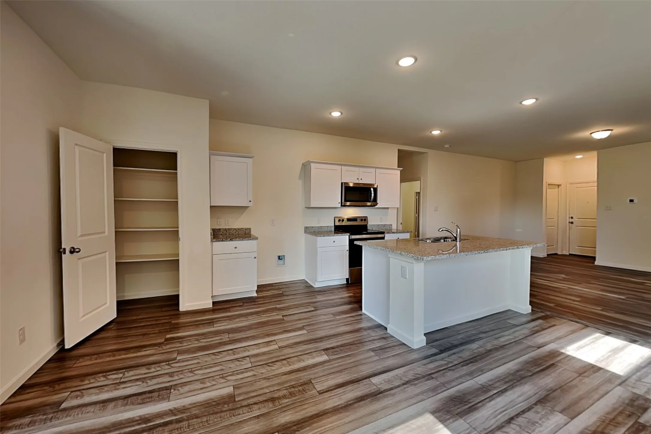 Single Family Residence For Rent in Collin County , 617 Colgate Circle, Princeton, Texas 75407, 3 Bedroom, 2 Bathroom, 2 Garage spaces, 1,464 Sqft, built in 2022, mls#21403097, Real Estate Agent in Princeton, Homes For Rent in Collin county, Homes For Rent in Princeton, Realtor in Princeton Texas, Real Estate Brokerage Independent Realty Texas, Luminita Cordes Realtor
