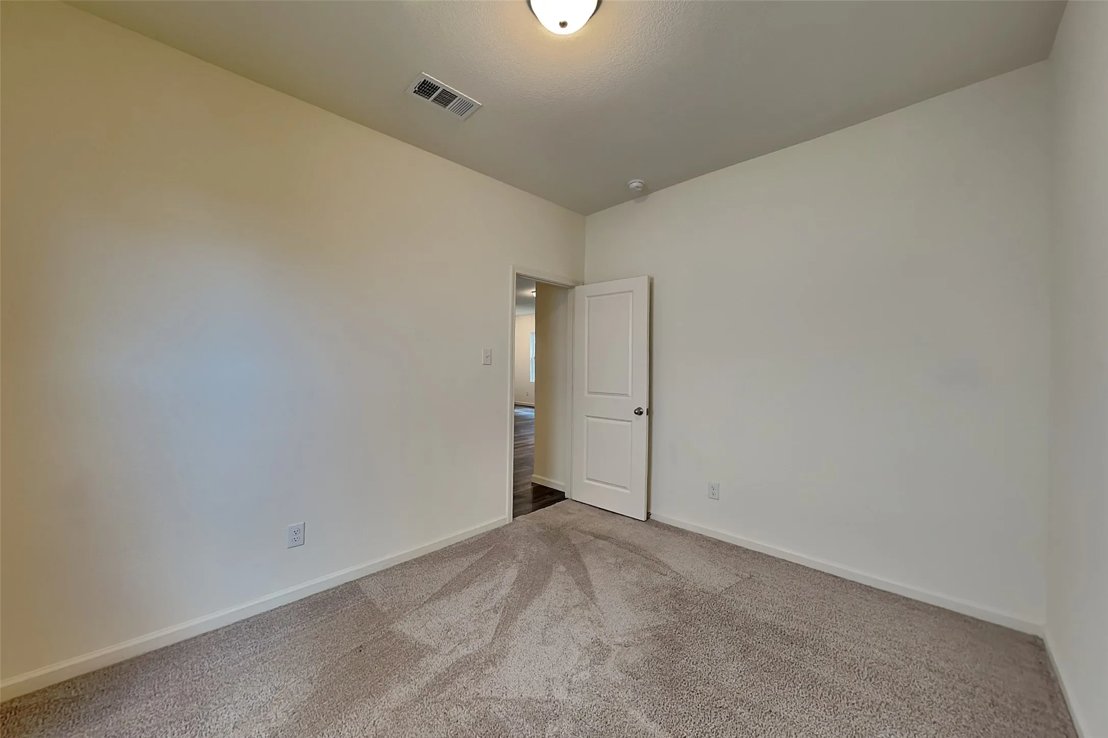 Single Family Residence For Rent in Collin County , 617 Colgate Circle, Princeton, Texas 75407, 3 Bedroom, 2 Bathroom, 2 Garage spaces, 1,464 Sqft, built in 2022, mls#21403097, Real Estate Agent in Princeton, Homes For Rent in Collin county, Homes For Rent in Princeton, Realtor in Princeton Texas, Real Estate Brokerage Independent Realty Texas, Luminita Cordes Realtor