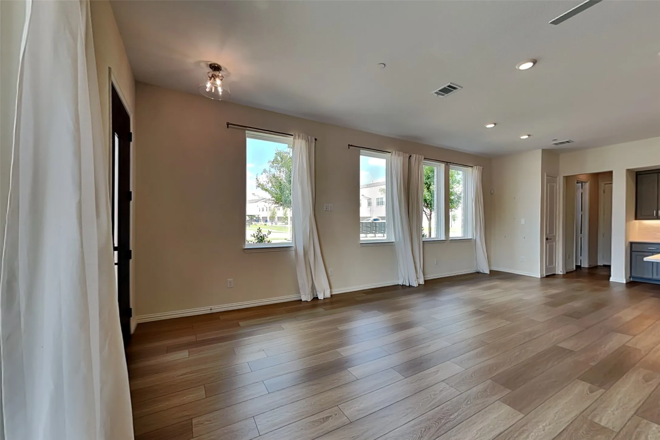 Single Family Residence For Rent in Collin County , 1192 Daybreak Drive, Allen, Texas 75013, 3 Bedroom, 3 Bathroom, 2 Garage spaces, 2,039 Sqft, built in 2023, mls#21403095, Real Estate Agent in Allen, Homes For Rent in Collin county, Homes For Rent in Allen, Realtor in Allen Texas, Real Estate Brokerage Independent Realty Texas, Luminita Cordes Realtor