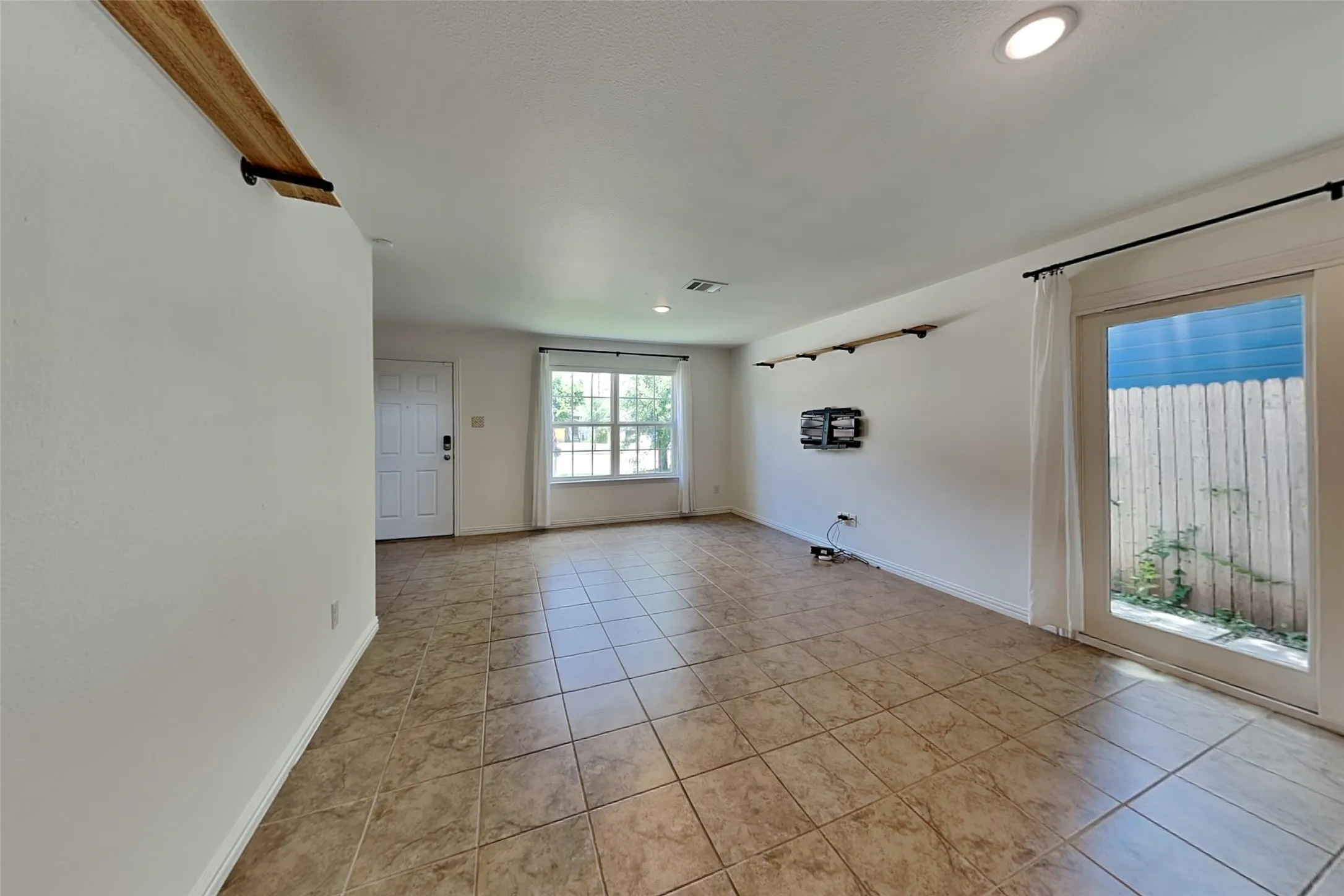 Single Family Residence For Rent in Dallas County , 3321 Rutz Street, Dallas, Texas 75212, 3 Bedroom, 3 Bathroom, 1 Garage spaces, 1,436 Sqft, built in 2020, mls#21403091, Real Estate Agent in Dallas, Homes For Rent in Dallas county, Homes For Rent in Dallas, Realtor in Dallas Texas, Real Estate Brokerage Independent Realty Texas, Luminita Cordes Realtor