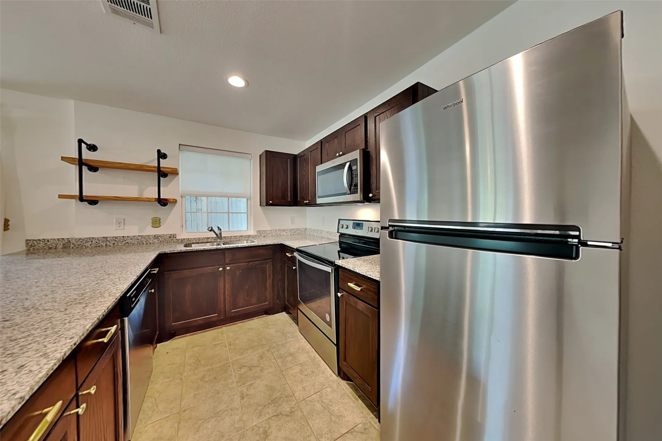 Single Family Residence For Rent in Dallas County , 3321 Rutz Street, Dallas, Texas 75212, 3 Bedroom, 3 Bathroom, 1 Garage spaces, 1,436 Sqft, built in 2020, mls#21403091, Real Estate Agent in Dallas, Homes For Rent in Dallas county, Homes For Rent in Dallas, Realtor in Dallas Texas, Real Estate Brokerage Independent Realty Texas, Luminita Cordes Realtor