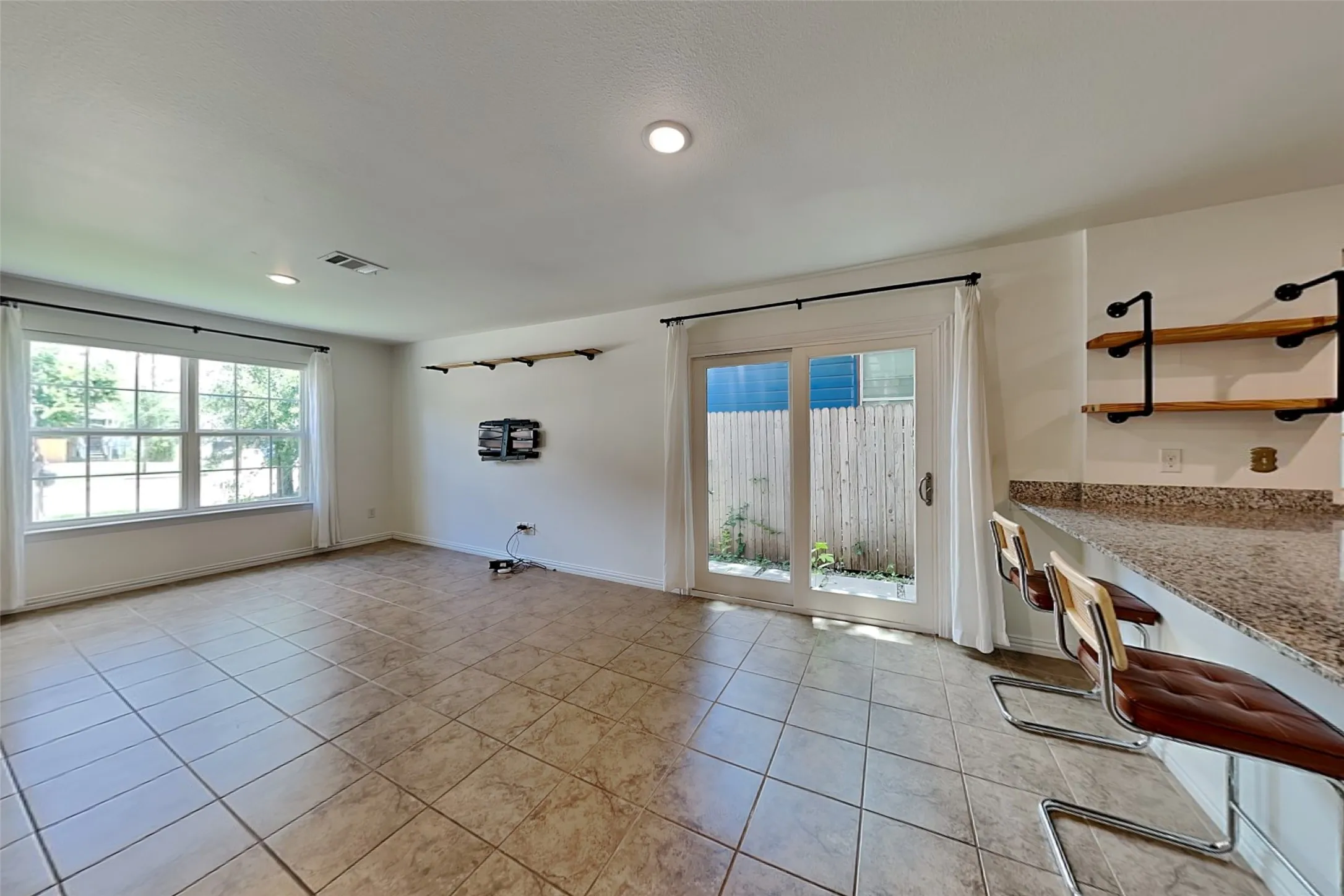 Single Family Residence For Rent in Dallas County , 3321 Rutz Street, Dallas, Texas 75212, 3 Bedroom, 3 Bathroom, 1 Garage spaces, 1,436 Sqft, built in 2020, mls#21403091, Real Estate Agent in Dallas, Homes For Rent in Dallas county, Homes For Rent in Dallas, Realtor in Dallas Texas, Real Estate Brokerage Independent Realty Texas, Luminita Cordes Realtor