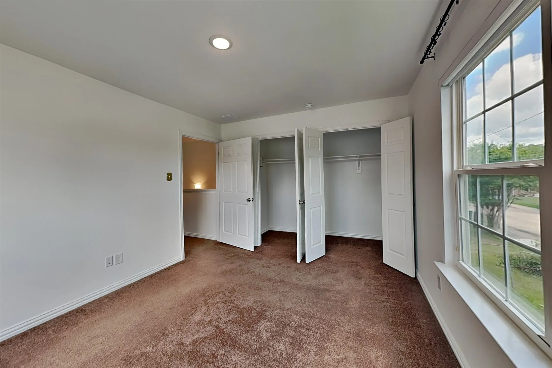 Single Family Residence For Rent in Dallas County , 3321 Rutz Street, Dallas, Texas 75212, 3 Bedroom, 3 Bathroom, 1 Garage spaces, 1,436 Sqft, built in 2020, mls#21403091, Real Estate Agent in Dallas, Homes For Rent in Dallas county, Homes For Rent in Dallas, Realtor in Dallas Texas, Real Estate Brokerage Independent Realty Texas, Luminita Cordes Realtor