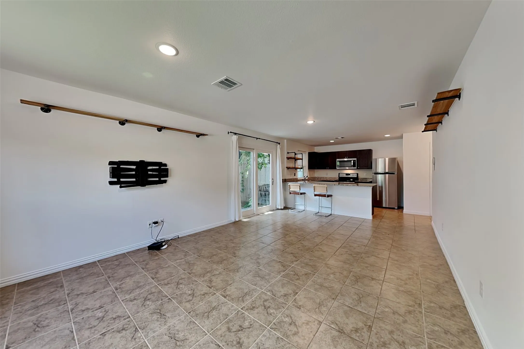 Single Family Residence For Rent in Dallas County , 3321 Rutz Street, Dallas, Texas 75212, 3 Bedroom, 3 Bathroom, 1 Garage spaces, 1,436 Sqft, built in 2020, mls#21403091, Real Estate Agent in Dallas, Homes For Rent in Dallas county, Homes For Rent in Dallas, Realtor in Dallas Texas, Real Estate Brokerage Independent Realty Texas, Luminita Cordes Realtor