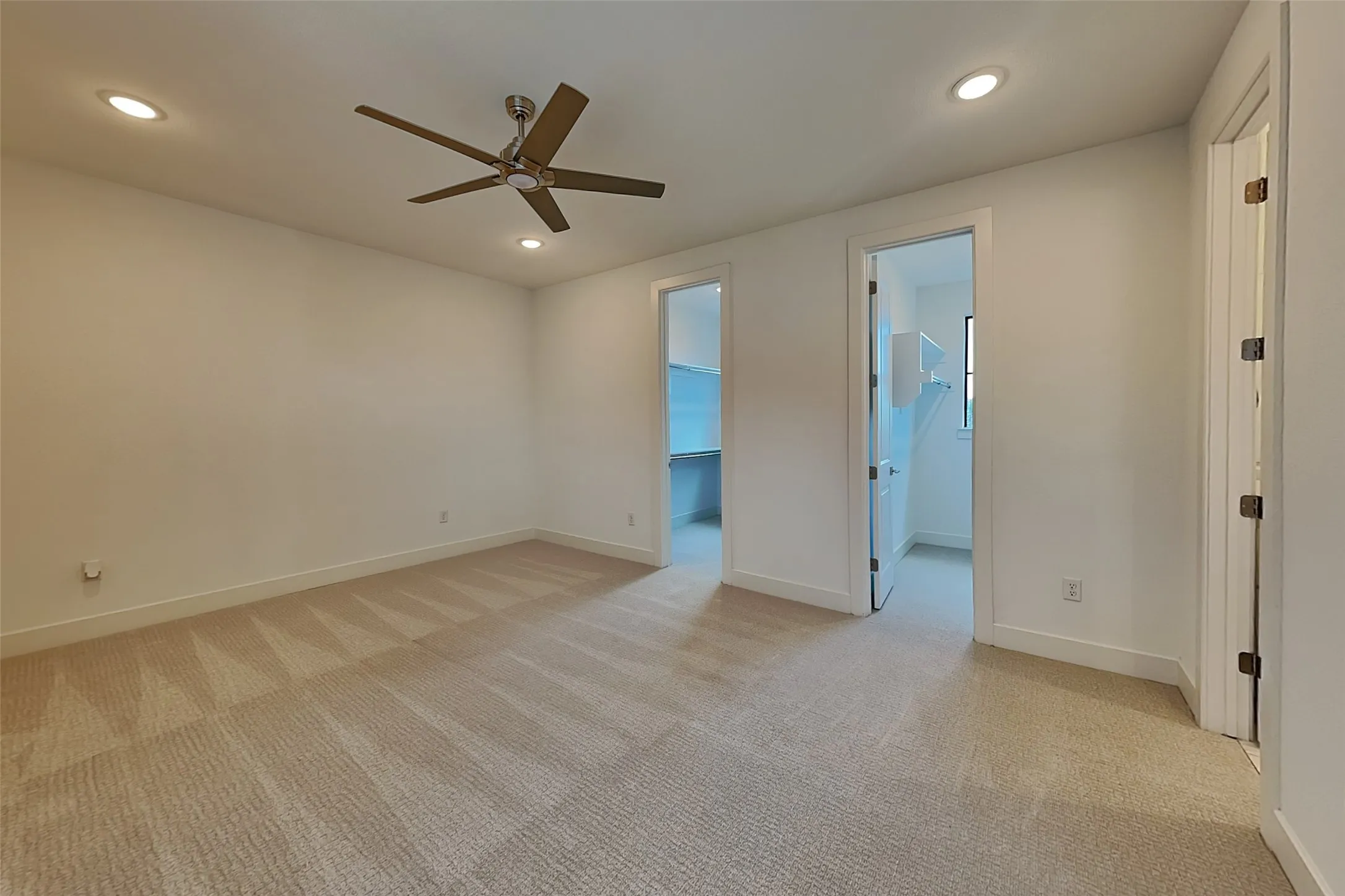Condominium For Rent in Dallas County , 112 E Oscar Drive, Dallas, Texas 75203, 3 Bedroom, 3 Bathroom, 2 Garage spaces, 2,012 Sqft, built in 2021, mls#21403087, Real Estate Agent in Dallas, Homes For Rent in Dallas county, Homes For Rent in Dallas, Realtor in Dallas Texas, Real Estate Brokerage Independent Realty Texas, Luminita Cordes Realtor