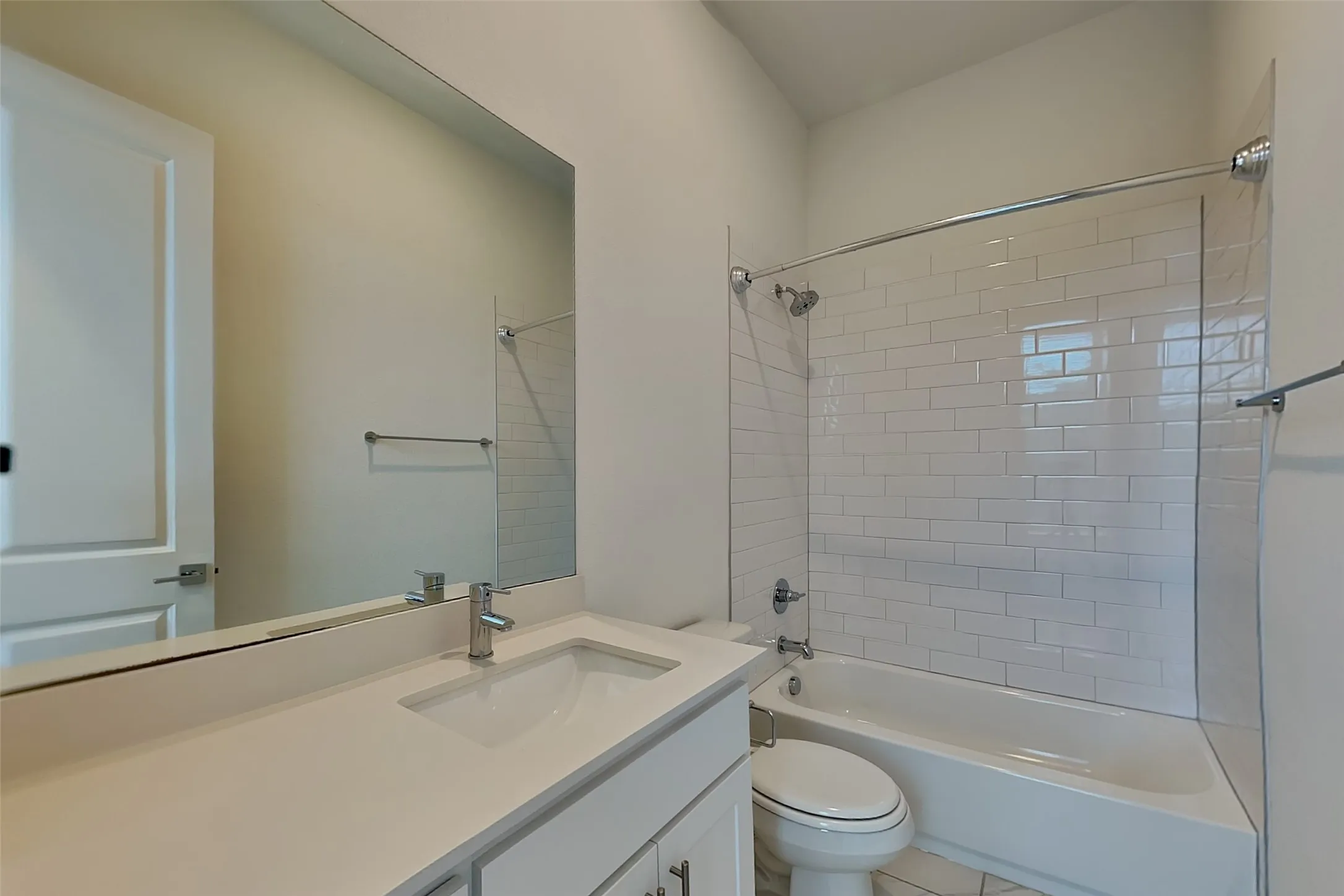 Condominium For Rent in Dallas County , 112 E Oscar Drive, Dallas, Texas 75203, 3 Bedroom, 3 Bathroom, 2 Garage spaces, 2,012 Sqft, built in 2021, mls#21403087, Real Estate Agent in Dallas, Homes For Rent in Dallas county, Homes For Rent in Dallas, Realtor in Dallas Texas, Real Estate Brokerage Independent Realty Texas, Luminita Cordes Realtor
