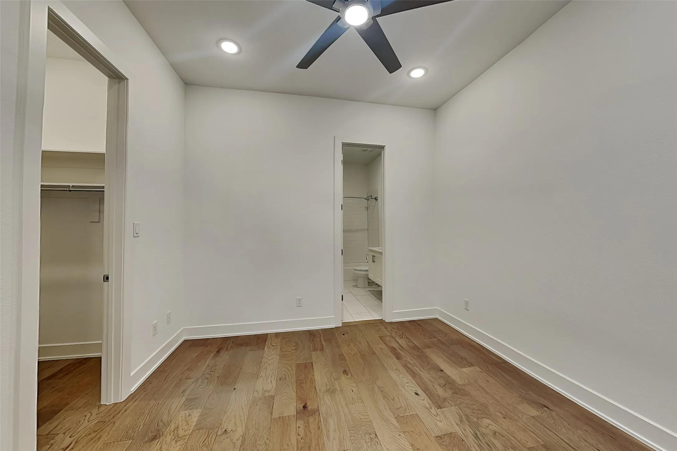 Condominium For Rent in Dallas County , 112 E Oscar Drive, Dallas, Texas 75203, 3 Bedroom, 3 Bathroom, 2 Garage spaces, 2,012 Sqft, built in 2021, mls#21403087, Real Estate Agent in Dallas, Homes For Rent in Dallas county, Homes For Rent in Dallas, Realtor in Dallas Texas, Real Estate Brokerage Independent Realty Texas, Luminita Cordes Realtor