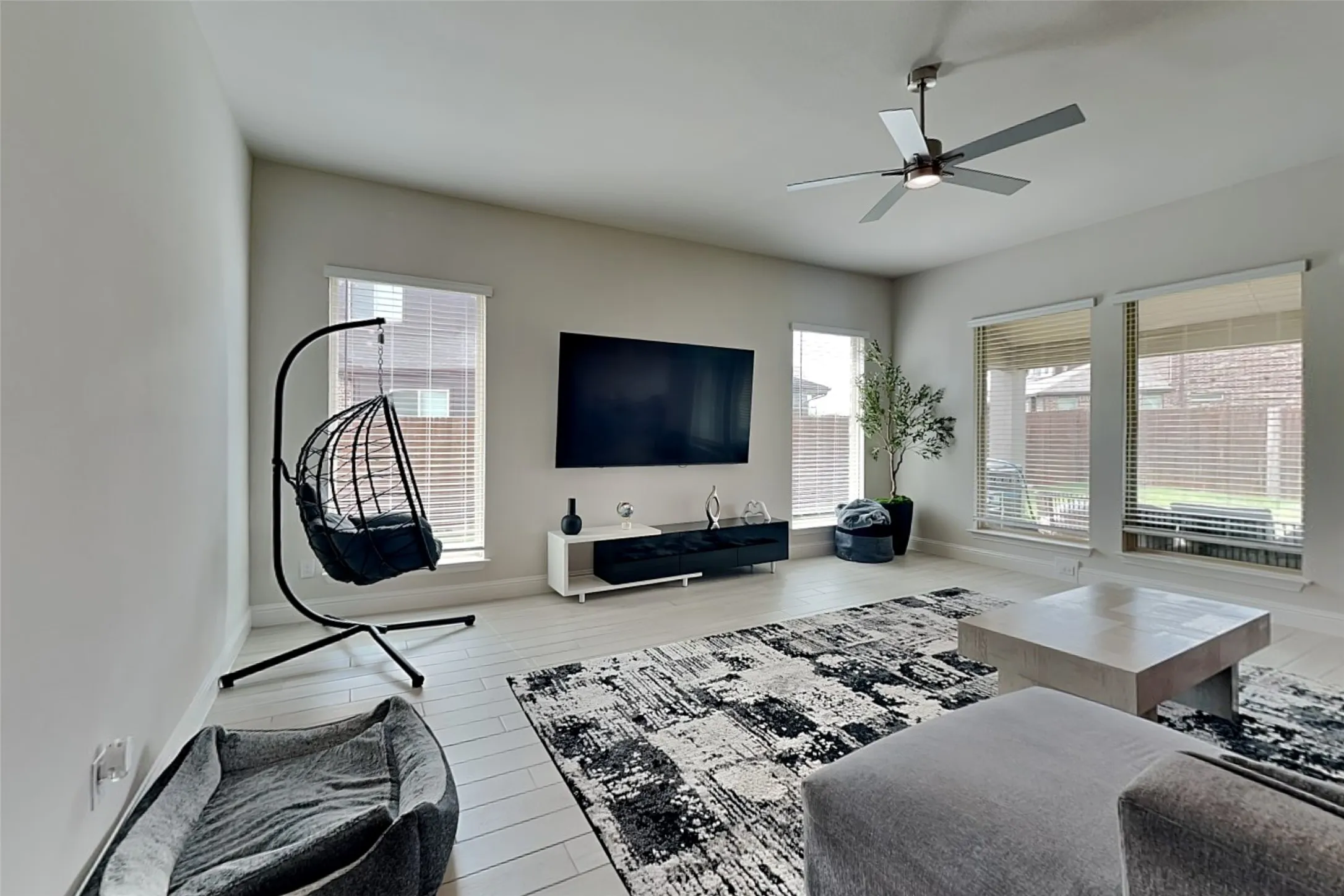 Single Family Residence For Rent in Kaufman County , 335 Chapel Hill Drive, Forney, Texas 75126, 4 Bedroom, 3 Bathroom, 2 Garage spaces, 2,520 Sqft, built in 2024, mls#21403086, Real Estate Agent in Forney, Homes For Rent in Kaufman county, Homes For Rent in Forney, Realtor in Forney Texas, Real Estate Brokerage Independent Realty Texas, Luminita Cordes Realtor