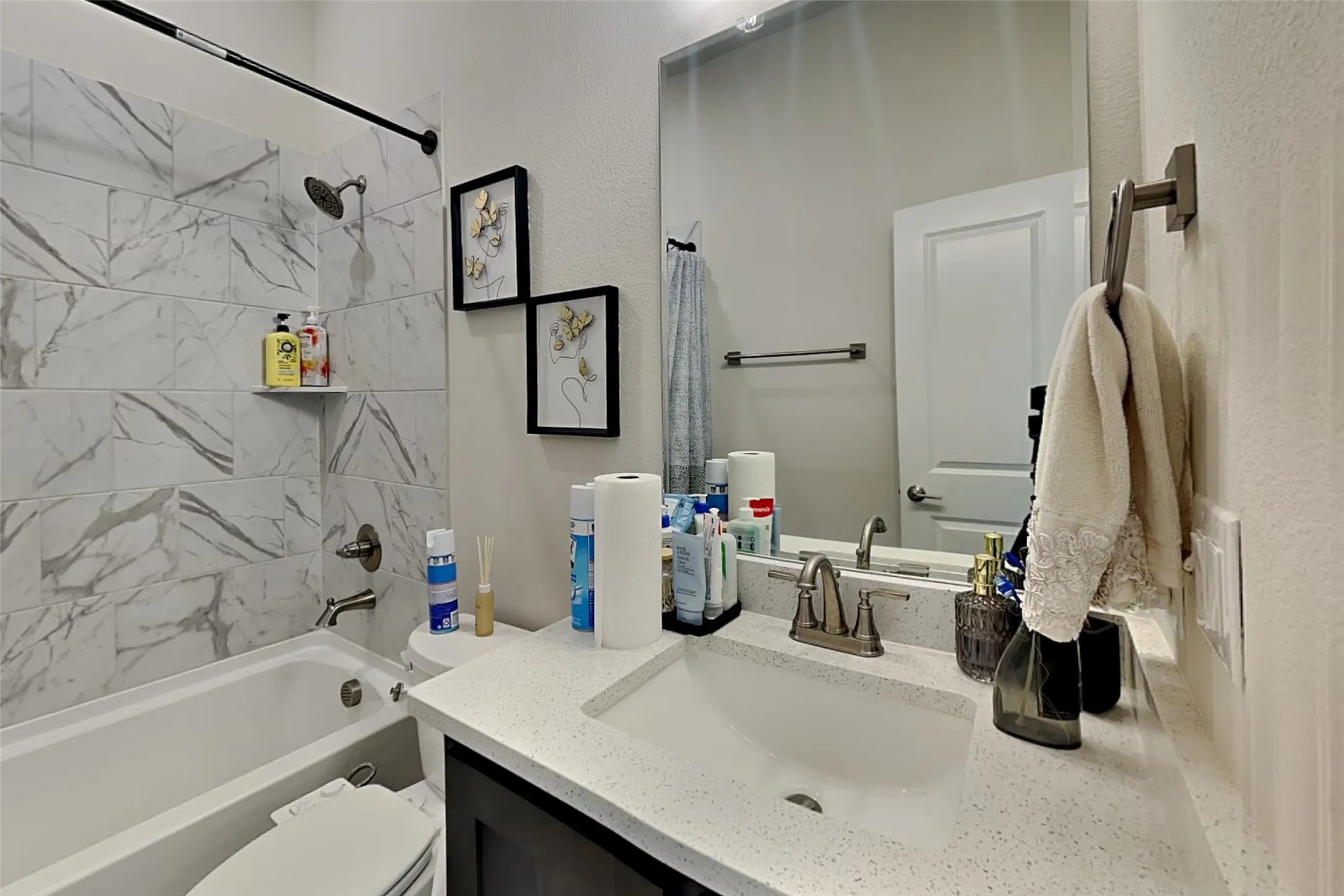 Single Family Residence For Rent in Kaufman County , 335 Chapel Hill Drive, Forney, Texas 75126, 4 Bedroom, 3 Bathroom, 2 Garage spaces, 2,520 Sqft, built in 2024, mls#21403086, Real Estate Agent in Forney, Homes For Rent in Kaufman county, Homes For Rent in Forney, Realtor in Forney Texas, Real Estate Brokerage Independent Realty Texas, Luminita Cordes Realtor