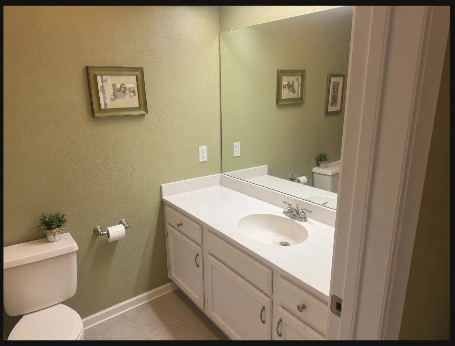 Condominium For Sale in Dallas County , 220 Samuel Boulevard 4, Coppell, Texas 75019, 2 Bedroom, 3 Bathroom, Garage spaces, 1,254 Sqft, built in 1984, mls#21402859, Real Estate Agent in Coppell, Homes For Sale in Dallas county, Homes For Sale in Coppell, Realtor in Coppell Texas, Real Estate Brokerage Independent Realty Texas, Luminita Cordes Realtor