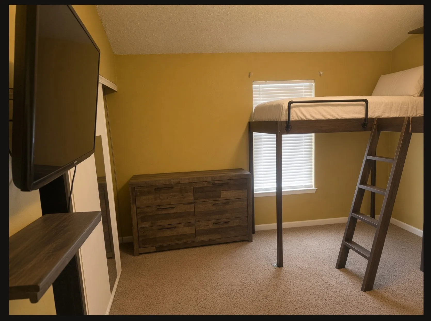 Condominium For Sale in Dallas County , 220 Samuel Boulevard 4, Coppell, Texas 75019, 2 Bedroom, 3 Bathroom, Garage spaces, 1,254 Sqft, built in 1984, mls#21402859, Real Estate Agent in Coppell, Homes For Sale in Dallas county, Homes For Sale in Coppell, Realtor in Coppell Texas, Real Estate Brokerage Independent Realty Texas, Luminita Cordes Realtor
