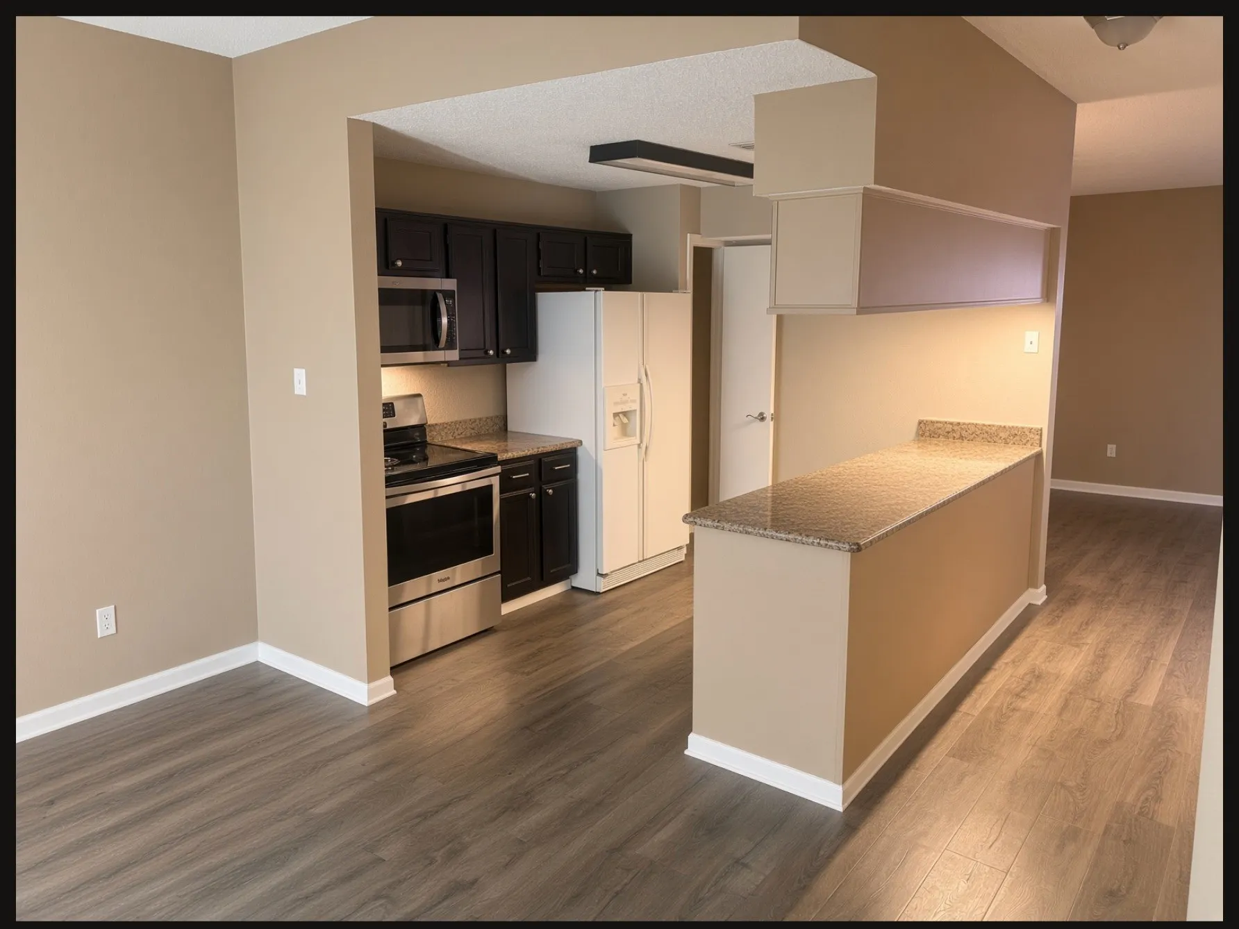 Condominium For Sale in Dallas County , 220 Samuel Boulevard 4, Coppell, Texas 75019, 2 Bedroom, 3 Bathroom, Garage spaces, 1,254 Sqft, built in 1984, mls#21402859, Real Estate Agent in Coppell, Homes For Sale in Dallas county, Homes For Sale in Coppell, Realtor in Coppell Texas, Real Estate Brokerage Independent Realty Texas, Luminita Cordes Realtor