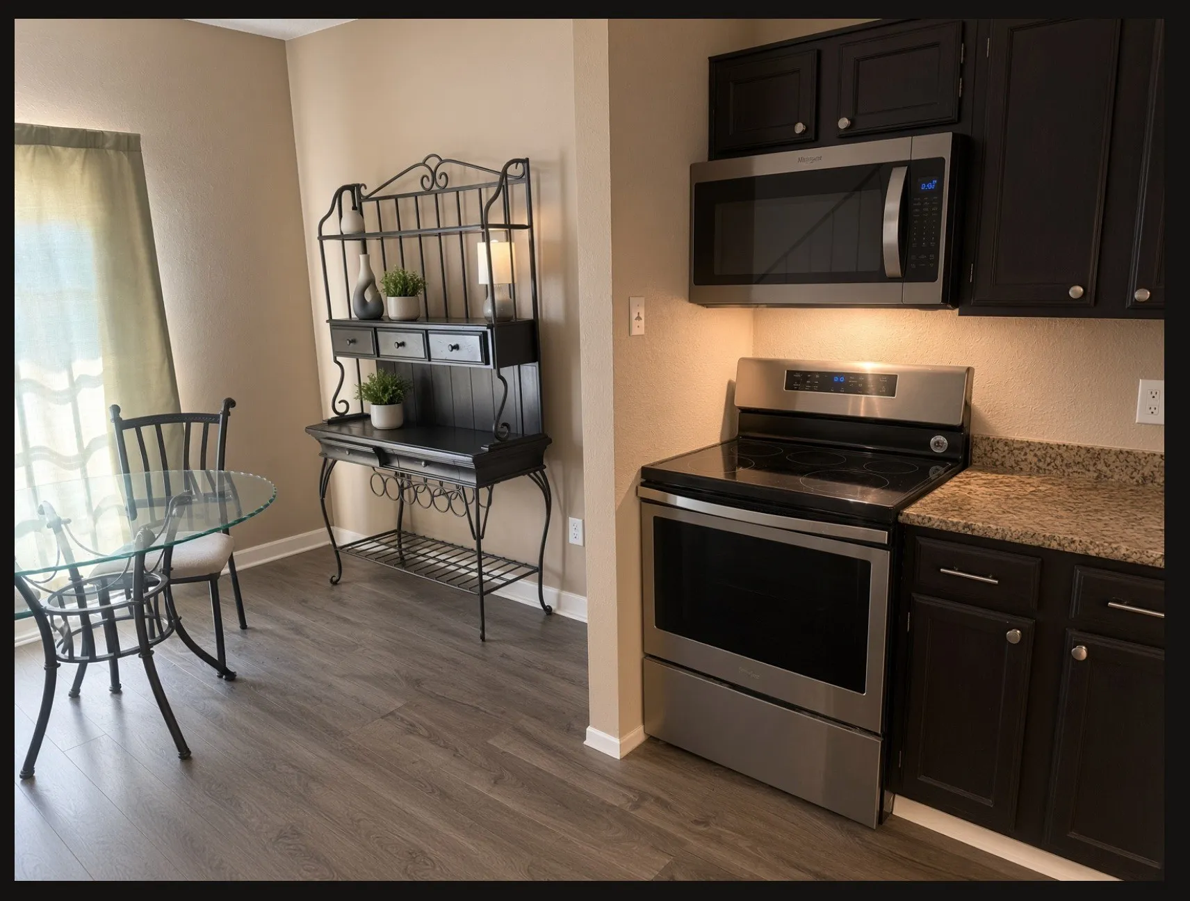 Condominium For Sale in Dallas County , 220 Samuel Boulevard 4, Coppell, Texas 75019, 2 Bedroom, 3 Bathroom, Garage spaces, 1,254 Sqft, built in 1984, mls#21402859, Real Estate Agent in Coppell, Homes For Sale in Dallas county, Homes For Sale in Coppell, Realtor in Coppell Texas, Real Estate Brokerage Independent Realty Texas, Luminita Cordes Realtor