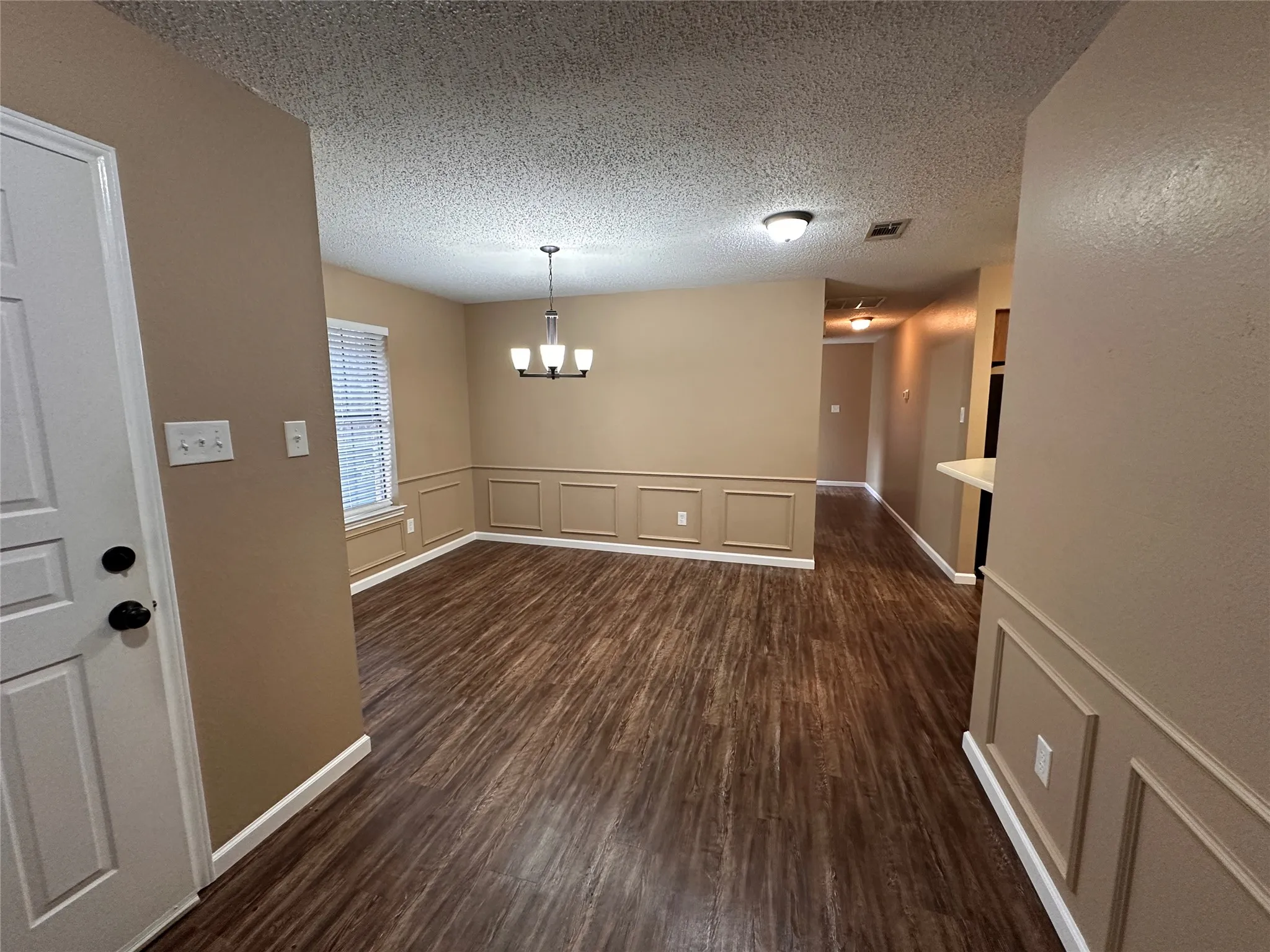 Duplex For Rent in Tarrant County , 4707 Sausalito Drive, Arlington, Texas 76016, 3 Bedroom, 2 Bathroom, 2 Garage spaces, 1,203 Sqft, built in 1984, mls#21402531, Real Estate Agent in Arlington, Homes For Rent in Tarrant county, Homes For Rent in Arlington, Realtor in Arlington Texas, Real Estate Brokerage Independent Realty Texas, Luminita Cordes Realtor