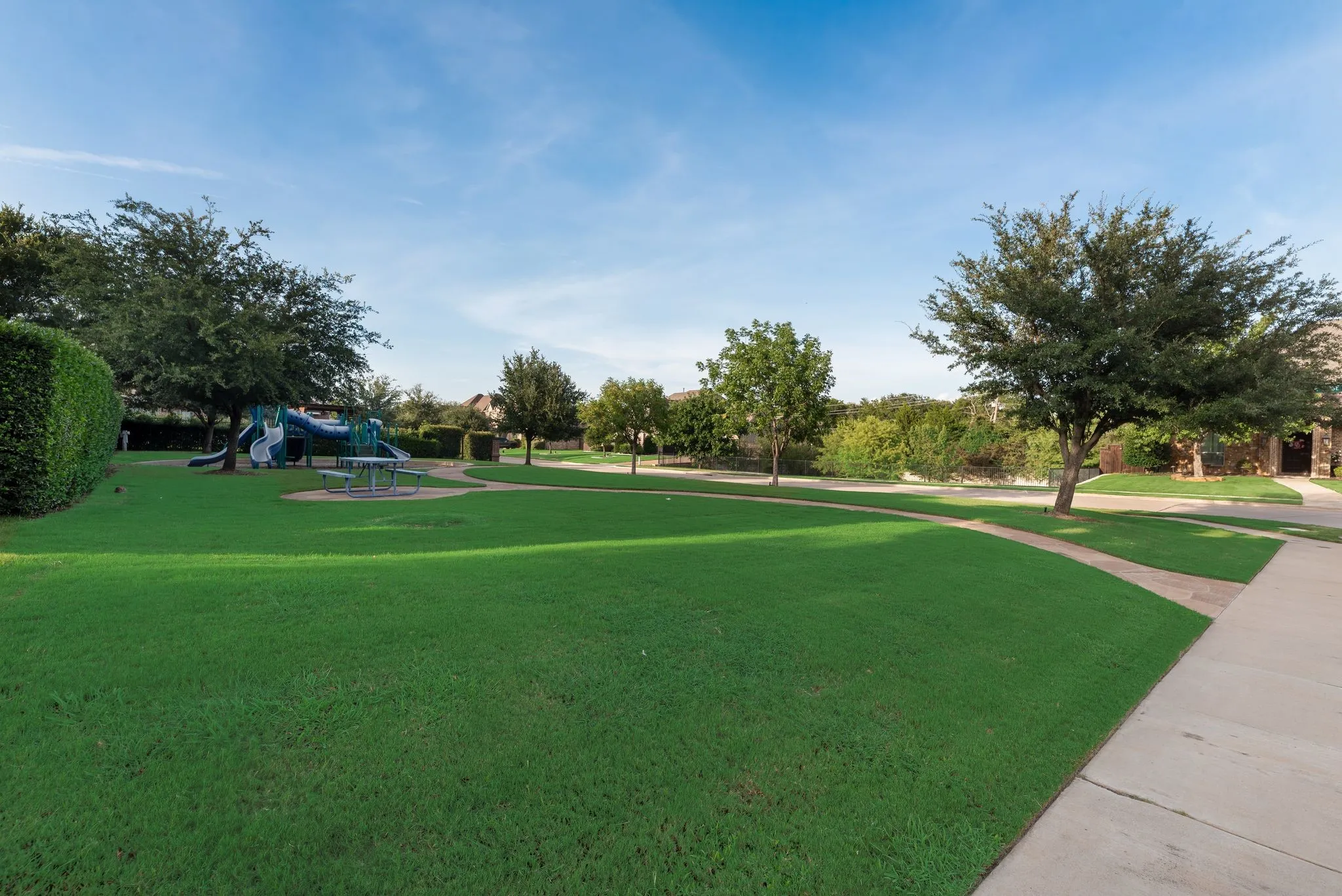 Single Family Residence For Sale in Tarrant County , 1516 Silverleaf Drive, Keller, Texas 76248, 4 Bedroom, 5 Bathroom, 3 Garage spaces, 4,416 Sqft, built in 2008, mls#21403130, Real Estate Agent in Keller, Homes For Sale in Tarrant county, Homes For Sale in Keller, Realtor in Keller Texas, Real Estate Brokerage Independent Realty Texas, Luminita Cordes Realtor
