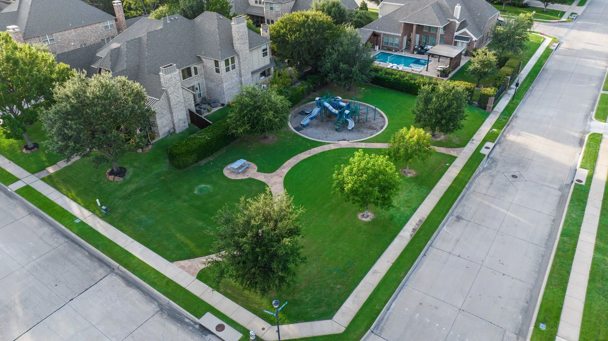 Single Family Residence For Sale in Tarrant County , 1516 Silverleaf Drive, Keller, Texas 76248, 4 Bedroom, 5 Bathroom, 3 Garage spaces, 4,416 Sqft, built in 2008, mls#21403130, Real Estate Agent in Keller, Homes For Sale in Tarrant county, Homes For Sale in Keller, Realtor in Keller Texas, Real Estate Brokerage Independent Realty Texas, Luminita Cordes Realtor