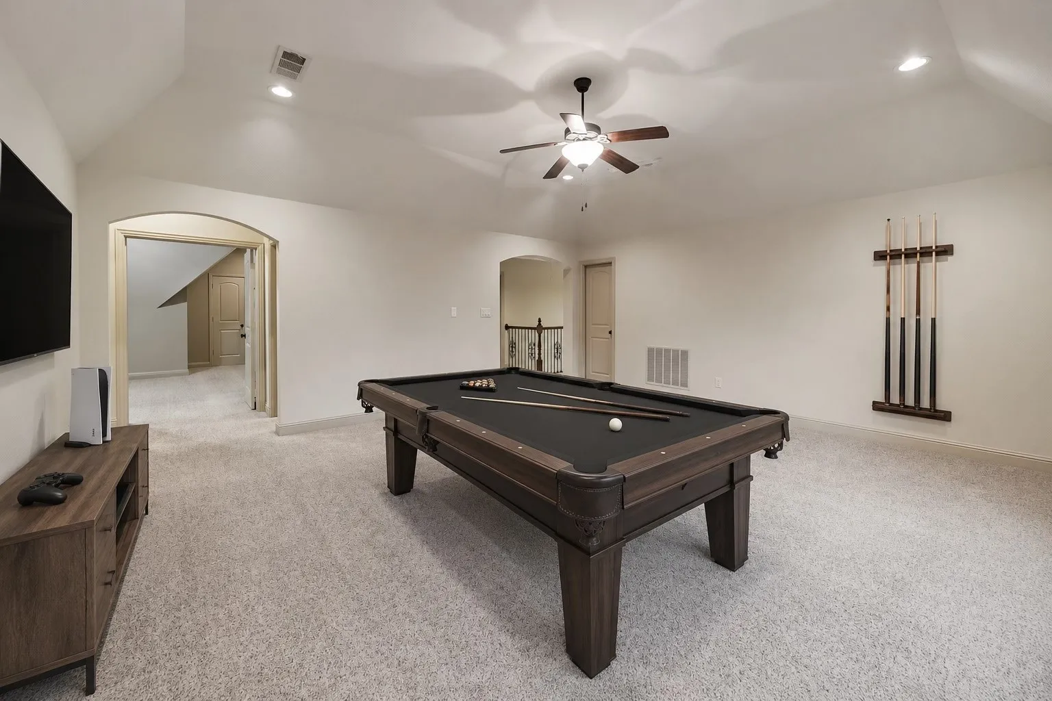 Single Family Residence For Rent in Tarrant County , 1516 Silverleaf Drive, Keller, Texas 76248, 4 Bedroom, 5 Bathroom, 3 Garage spaces, 4,416 Sqft, built in 2008, mls#21403132, Real Estate Agent in Keller, Homes For Rent in Tarrant county, Homes For Rent in Keller, Realtor in Keller Texas, Real Estate Brokerage Independent Realty Texas, Luminita Cordes Realtor