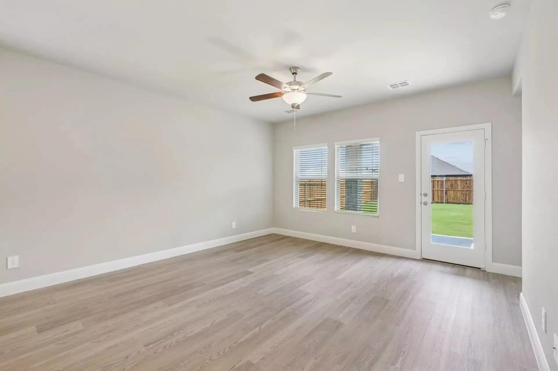 Single Family Residence For Rent in Collin County , 525 Blanton Street, Mc Kinney, Texas 75069, 4 Bedroom, 3 Bathroom, 2 Garage spaces, 2,097 Sqft, built in 2025, mls#21402876, Real Estate Agent in Mc Kinney, Homes For Rent in Collin county, Homes For Rent in Mc Kinney, Realtor in Mc Kinney Texas, Real Estate Brokerage Independent Realty Texas, Luminita Cordes Realtor