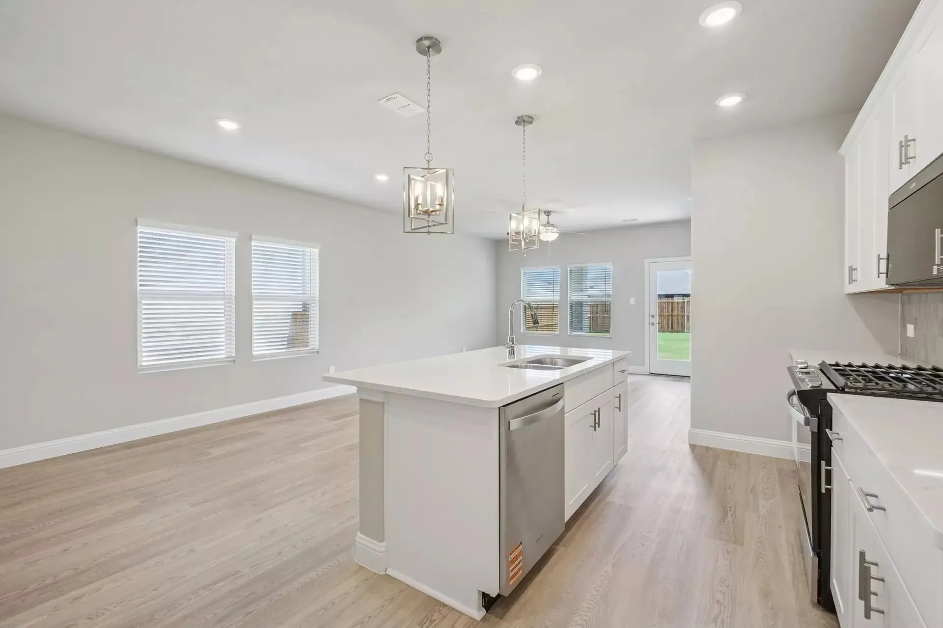 Single Family Residence For Rent in Collin County , 525 Blanton Street, Mc Kinney, Texas 75069, 4 Bedroom, 3 Bathroom, 2 Garage spaces, 2,097 Sqft, built in 2025, mls#21402876, Real Estate Agent in Mc Kinney, Homes For Rent in Collin county, Homes For Rent in Mc Kinney, Realtor in Mc Kinney Texas, Real Estate Brokerage Independent Realty Texas, Luminita Cordes Realtor