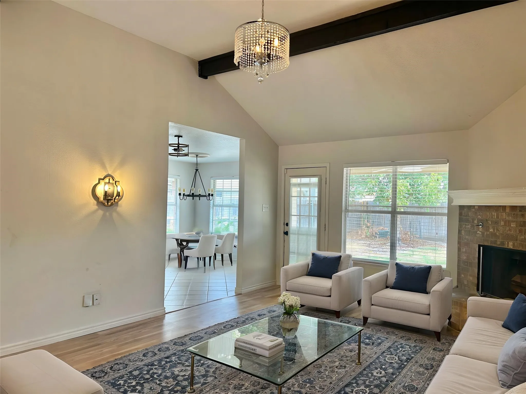 Single Family Residence For Sale in Tarrant County , 904 Vicksburg Lane, Burleson, Texas 76028, 3 Bedroom, 2 Bathroom, 2 Garage spaces, 1,567 Sqft, built in 1994, mls#21403135, Real Estate Agent in Burleson, Homes For Sale in Tarrant county, Homes For Sale in Burleson, Realtor in Burleson Texas, Real Estate Brokerage Independent Realty Texas, Luminita Cordes Realtor