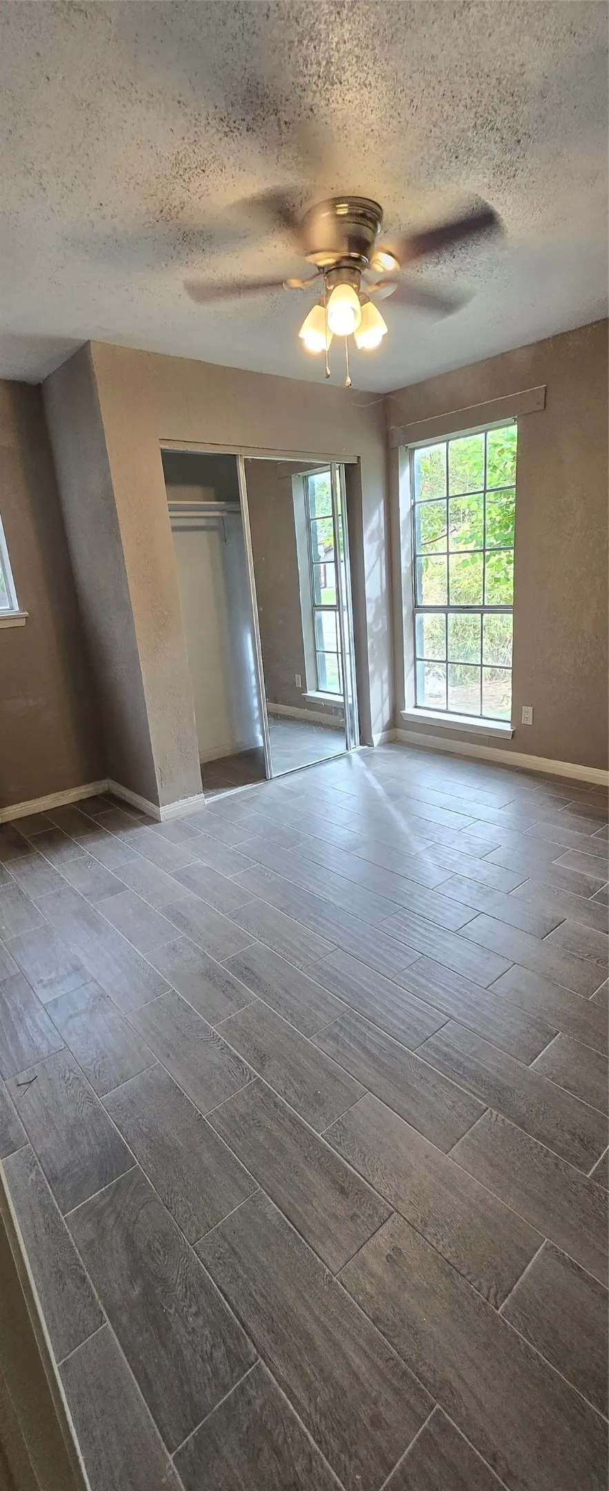 Single Family Residence For Rent in Dallas County , 1702 Pisces Street, Grand Prairie, Texas 75051, 4 Bedroom, 2 Bathroom, 2 Garage spaces, 1,648 Sqft, built in 1972, mls#21403142, Real Estate Agent in Grand Prairie, Homes For Rent in Dallas county, Homes For Rent in Grand Prairie, Realtor in Grand Prairie Texas, Real Estate Brokerage Independent Realty Texas, Luminita Cordes Realtor