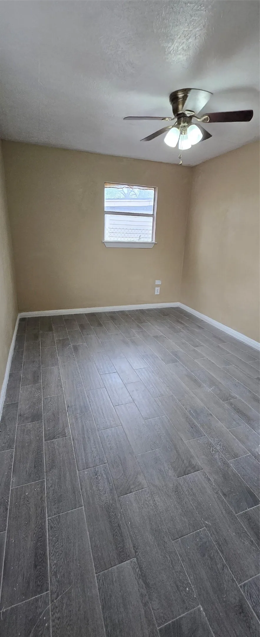 Single Family Residence For Rent in Dallas County , 1702 Pisces Street, Grand Prairie, Texas 75051, 4 Bedroom, 2 Bathroom, 2 Garage spaces, 1,648 Sqft, built in 1972, mls#21403142, Real Estate Agent in Grand Prairie, Homes For Rent in Dallas county, Homes For Rent in Grand Prairie, Realtor in Grand Prairie Texas, Real Estate Brokerage Independent Realty Texas, Luminita Cordes Realtor