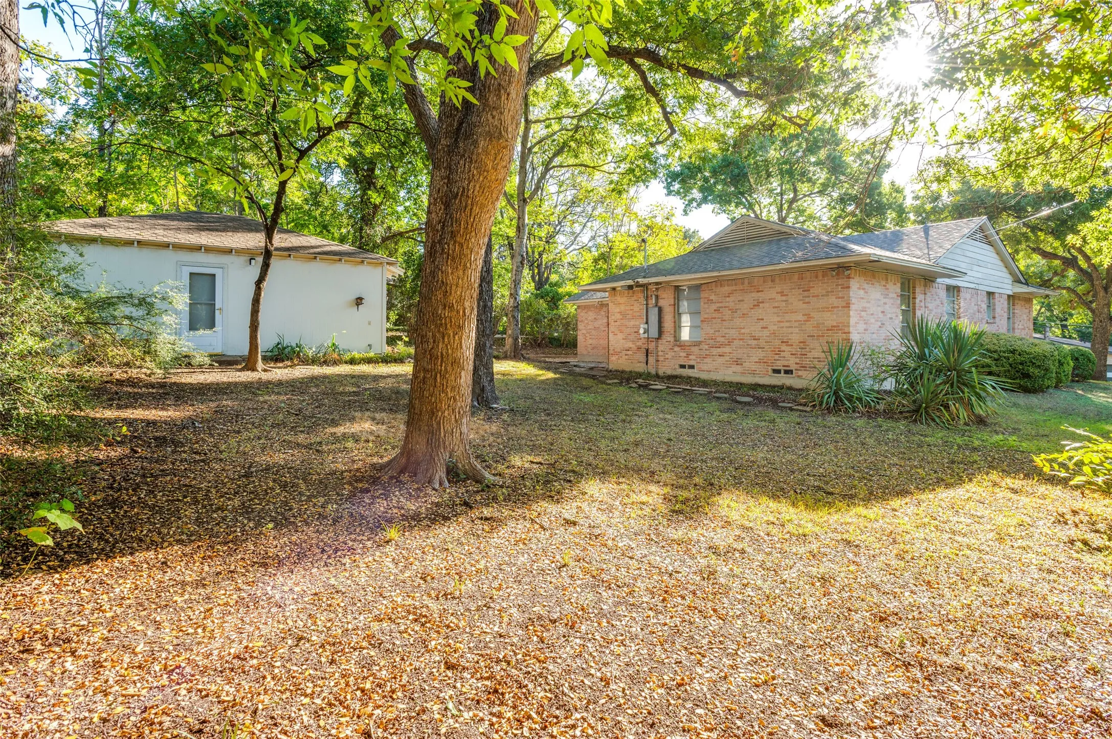 Single Family Residence For Sale in Dallas County , 4515 Dove Creek Way, Dallas, Texas 75232, 3 Bedroom, 2 Bathroom, 2 Garage spaces, 1,544 Sqft, built in 1959, mls#21403144, Real Estate Agent in Dallas, Homes For Sale in Dallas county, Homes For Sale in Dallas, Realtor in Dallas Texas, Real Estate Brokerage Independent Realty Texas, Luminita Cordes Realtor